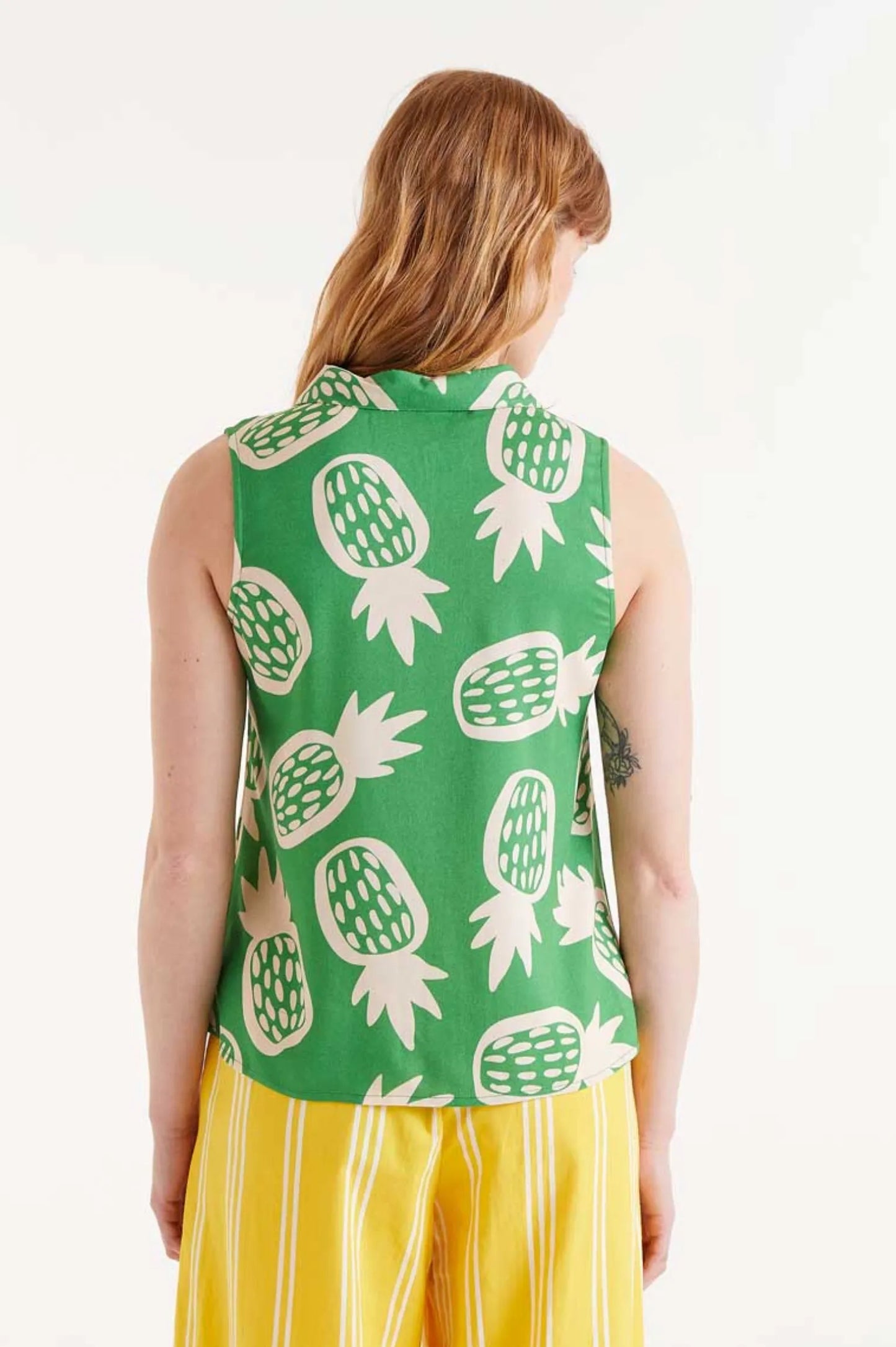 Compañia Fantastica Camisa Piñas Verde Who killed Bambi?