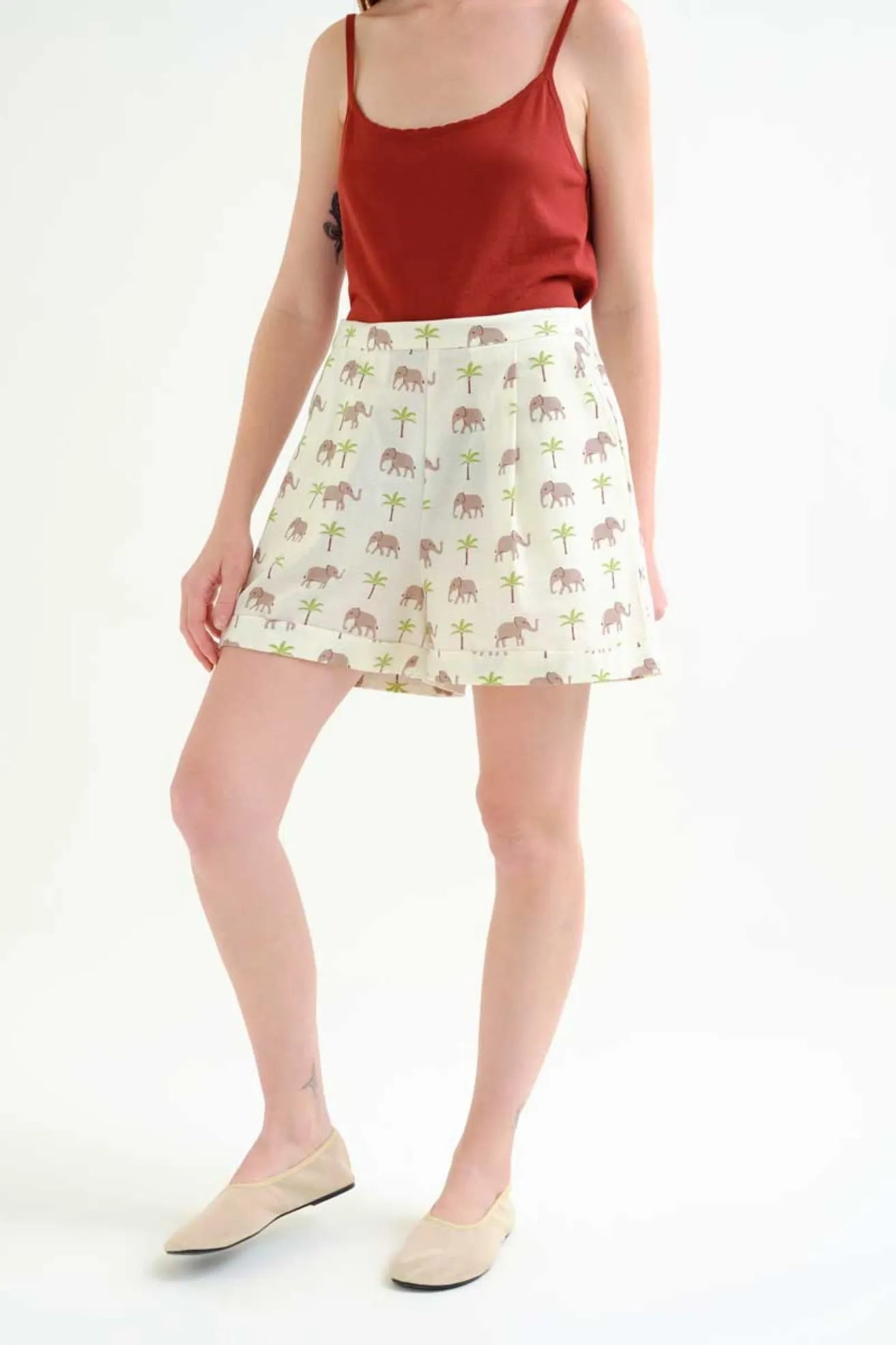 Compañia Fantastica Shorts Mujer Elefantes Who killed Bambi?