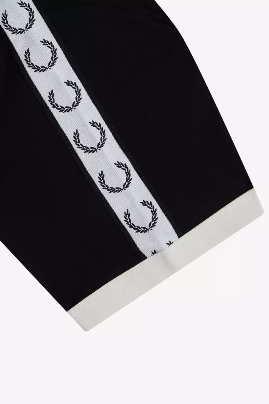 Fred Perry Camiseta Hombre M4620 Cinta Negra Who killed Bambi?