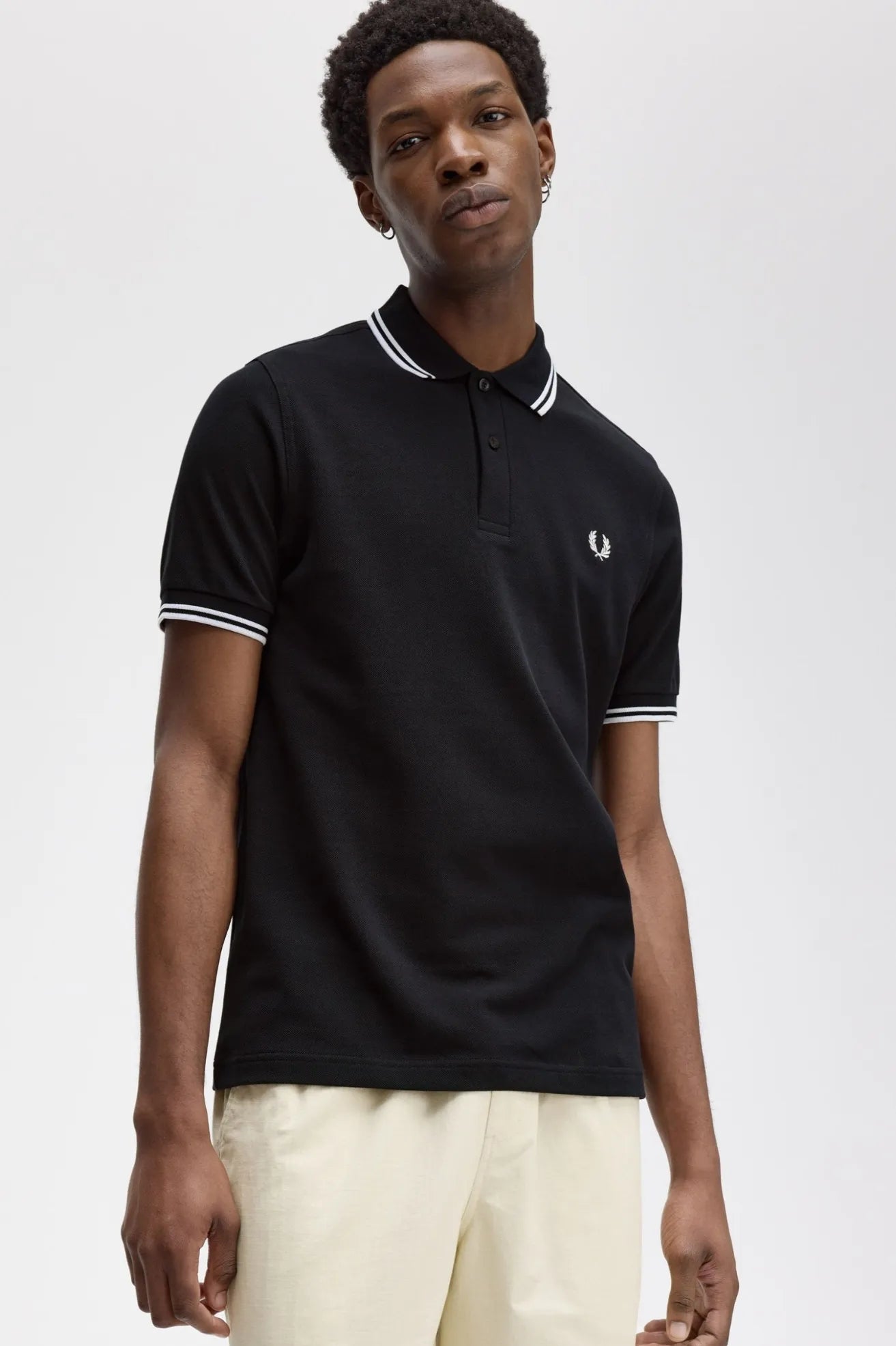Fred Perry Polo Hombre Azul Ribetes Blancos Who killed Bambi?