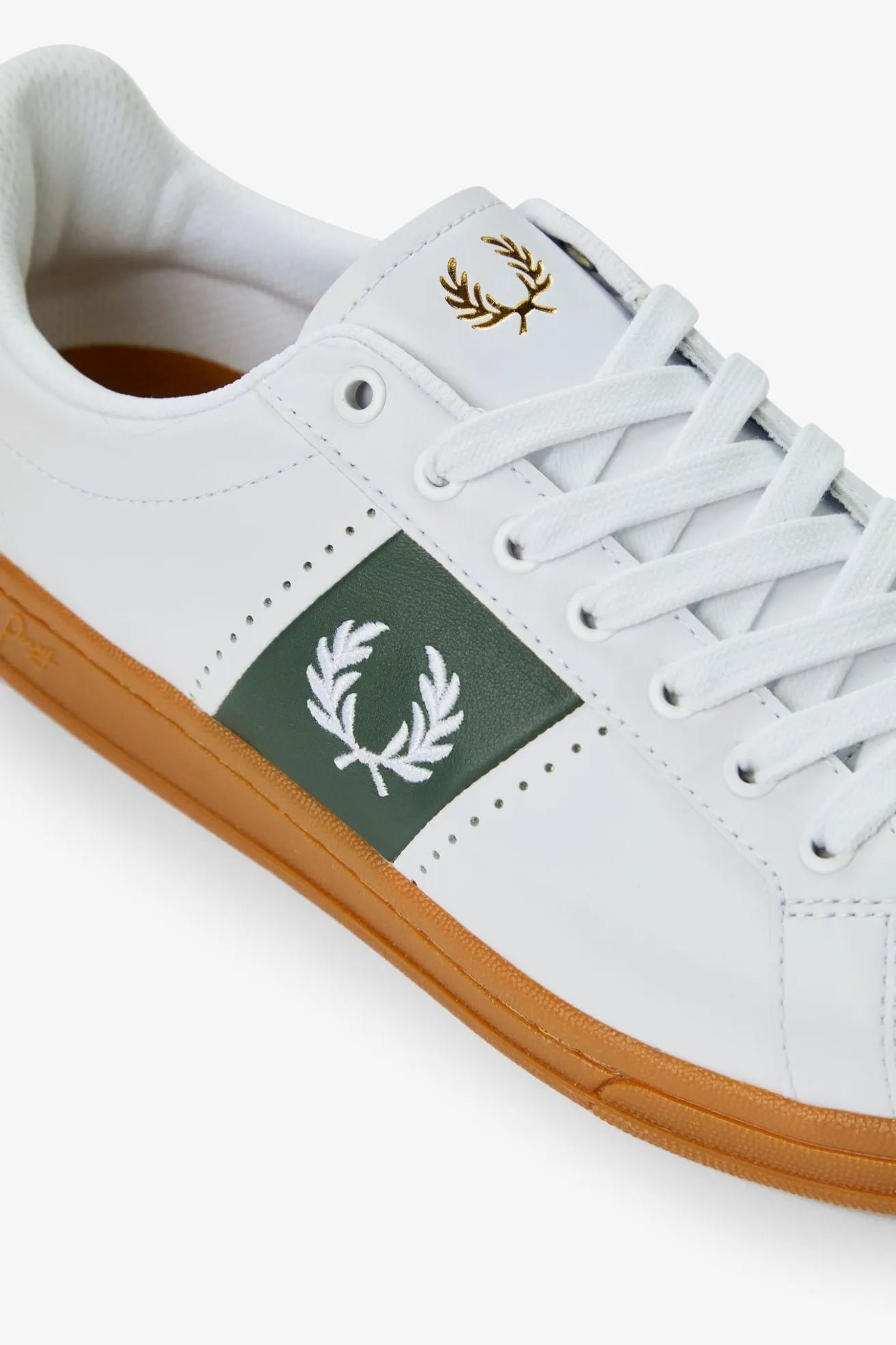 Fred Perry Zapatillas Hombre B9304 Blancas Who killed Bambi?
