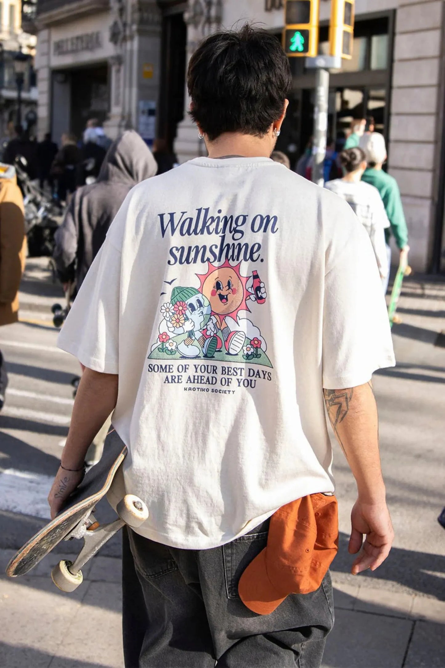 Kaotiko Camiseta Hombre Walking On Sunshine Beige Who killed Bambi?