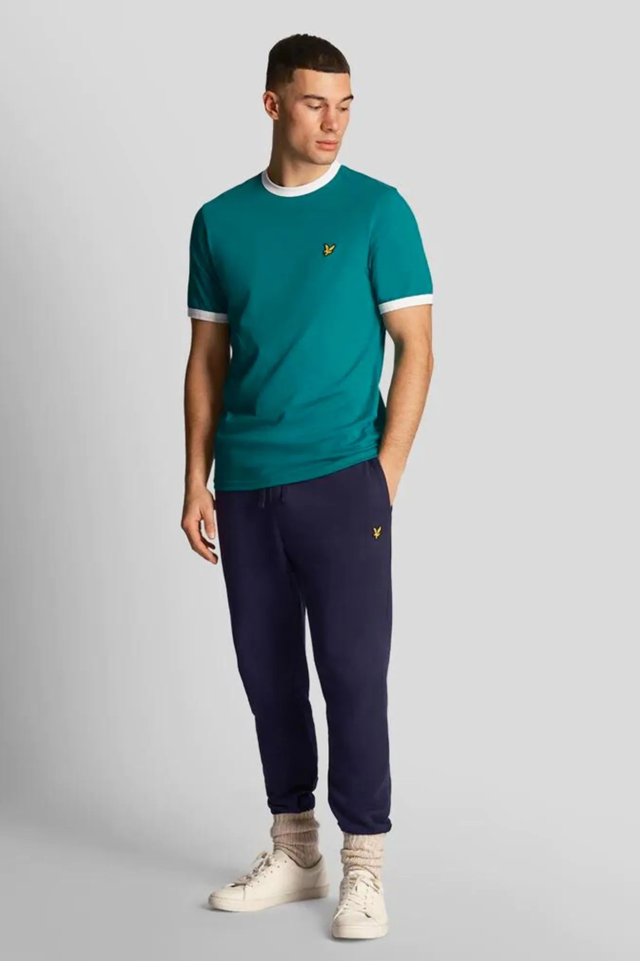 Lyle and Scott Camiseta Hombre Ringer Court Green Who killed Bambi?
