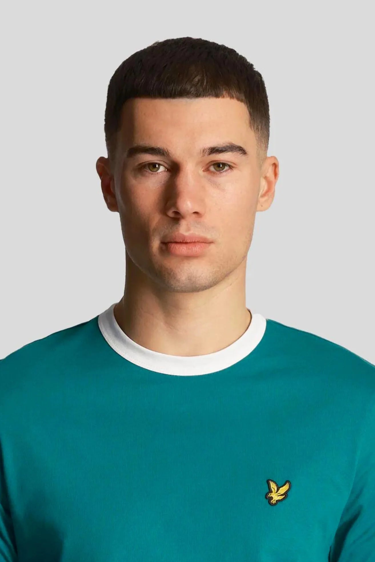 Lyle and Scott Camiseta Hombre Ringer Court Green Who killed Bambi?