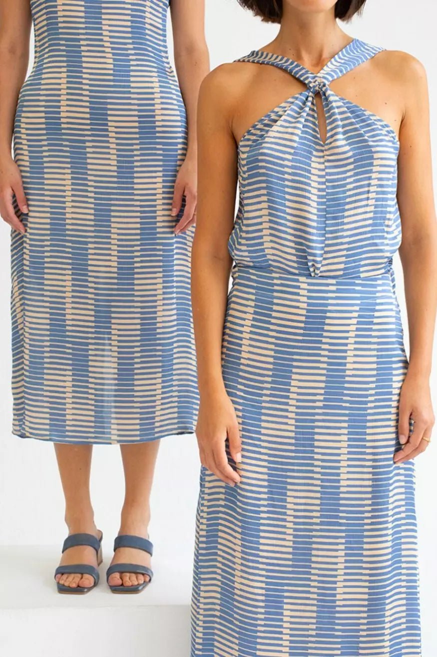 Mus Bombon Top Mujer Nashi Azul Who killed Bambi?