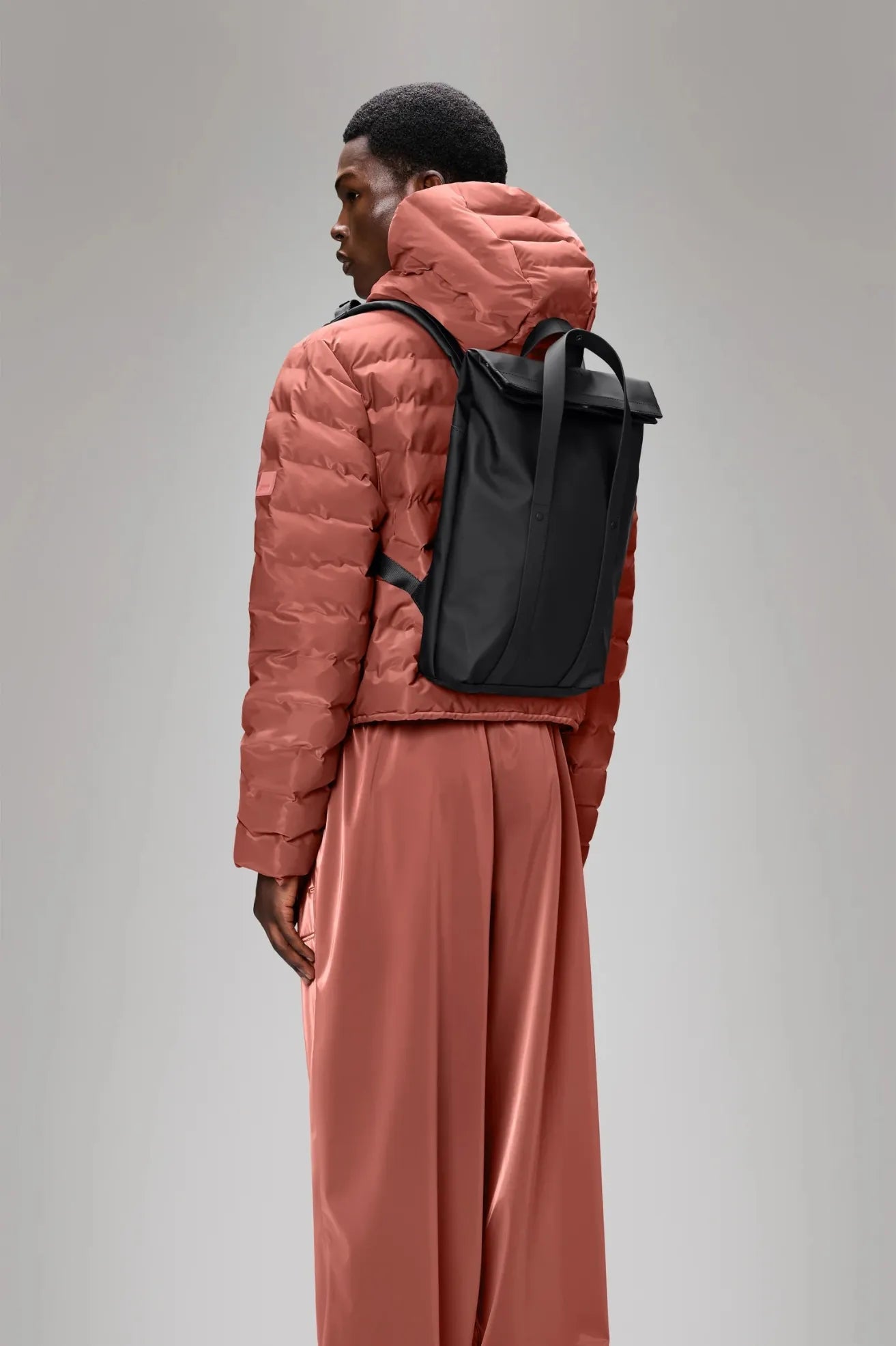 Rains Mochila 2 Way Tote Backpack Mini Negra Who killed Bambi?