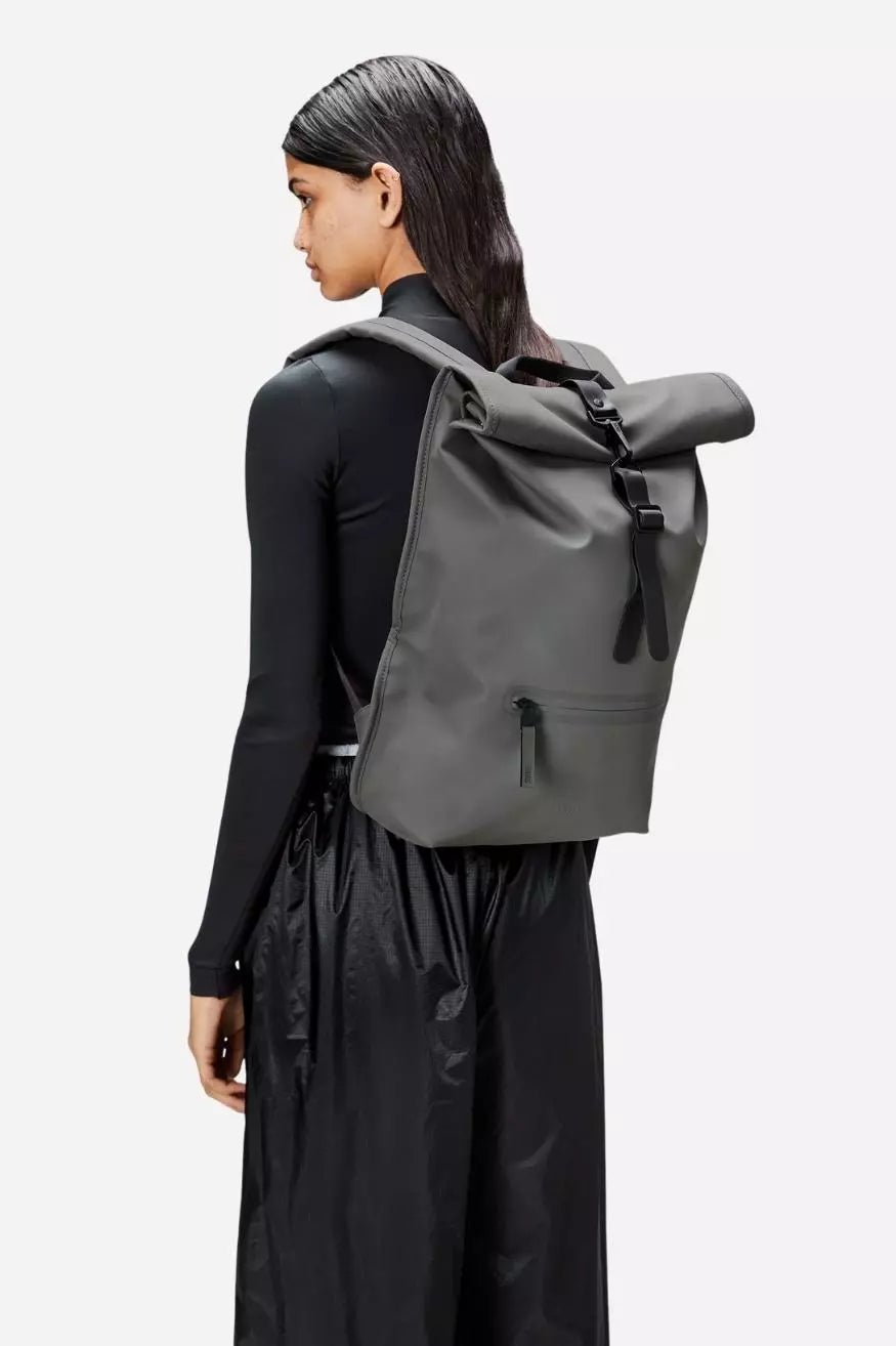 Rains Mochila Rolltop Rucksack Gris Who killed Bambi?