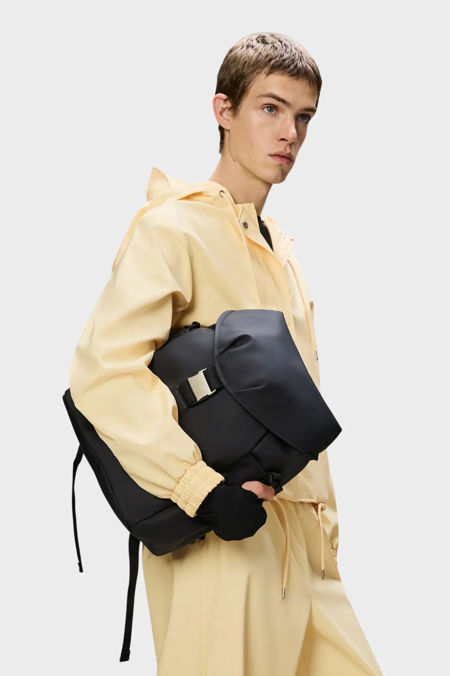 Rains Mochila Valera Bucket Backpack Negra Who killed Bambi?