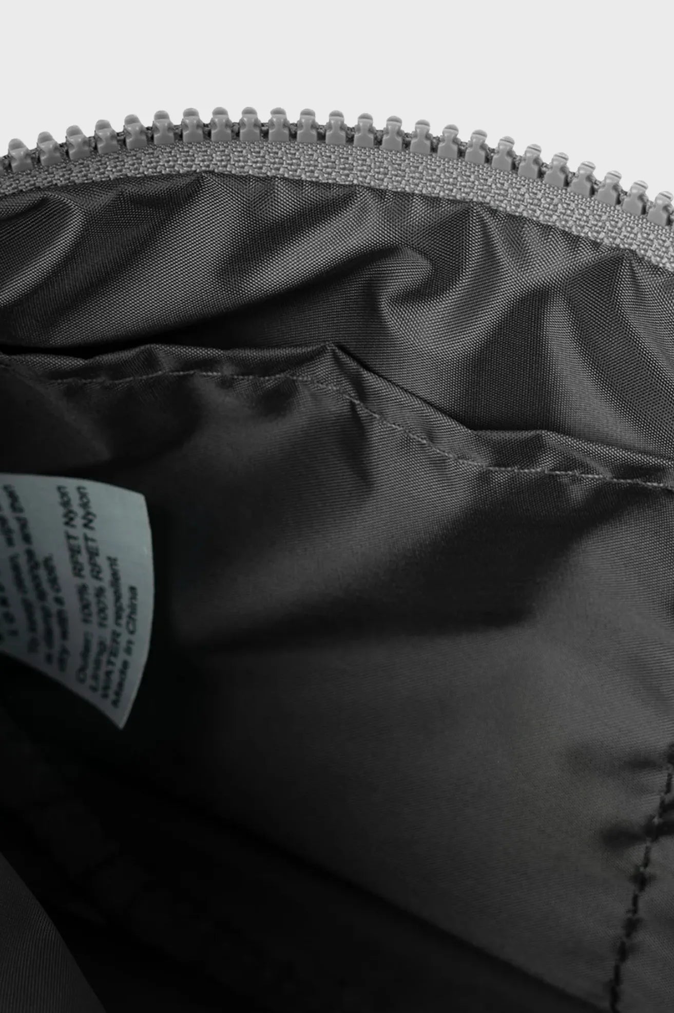 Roka London Bolso Farringdon Half Moon Bag Teal Who killed Bambi?