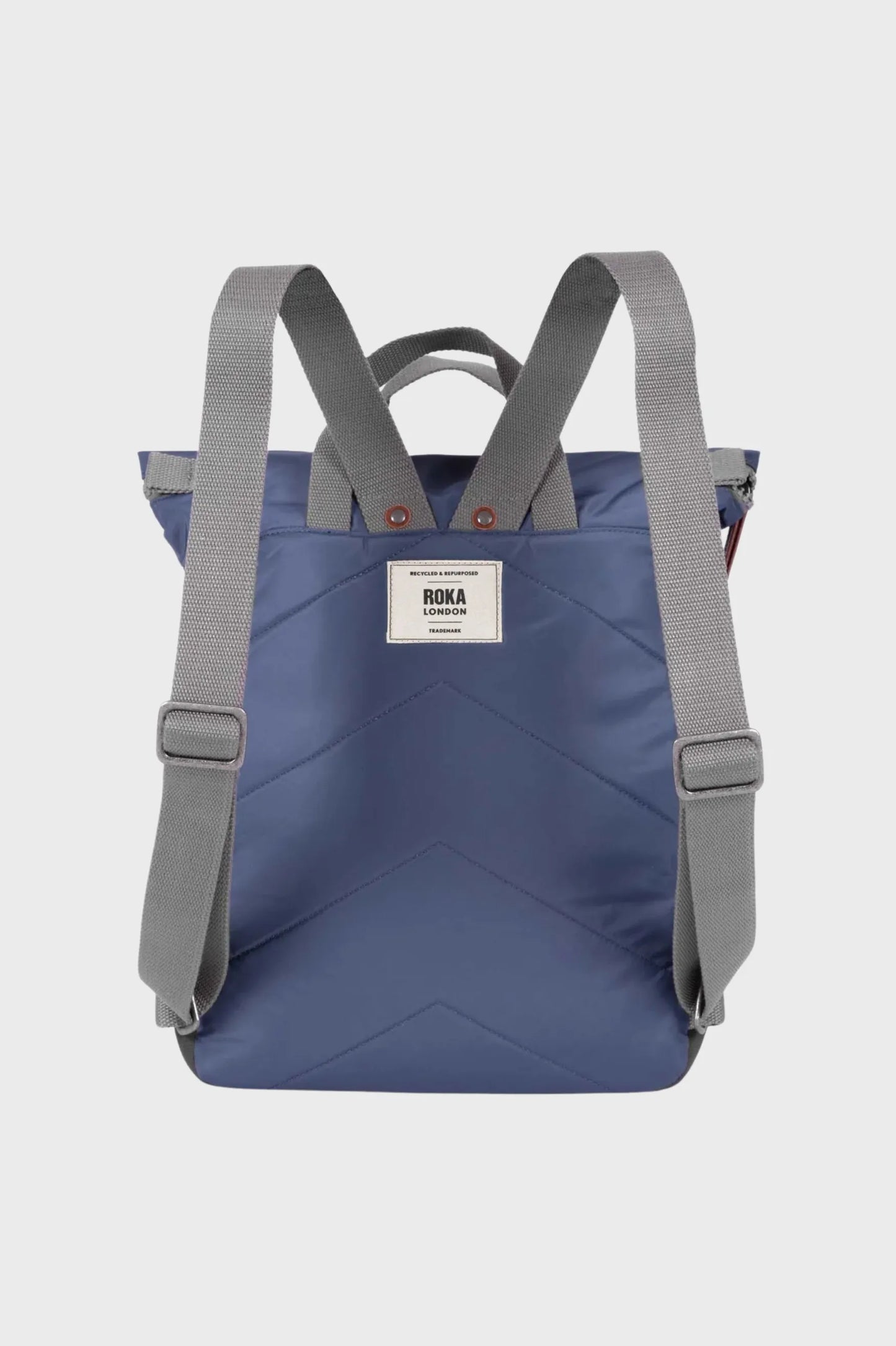 Roka London Mochila Canfield B Recycled Nylon Airforce Medium Who killed Bambi?