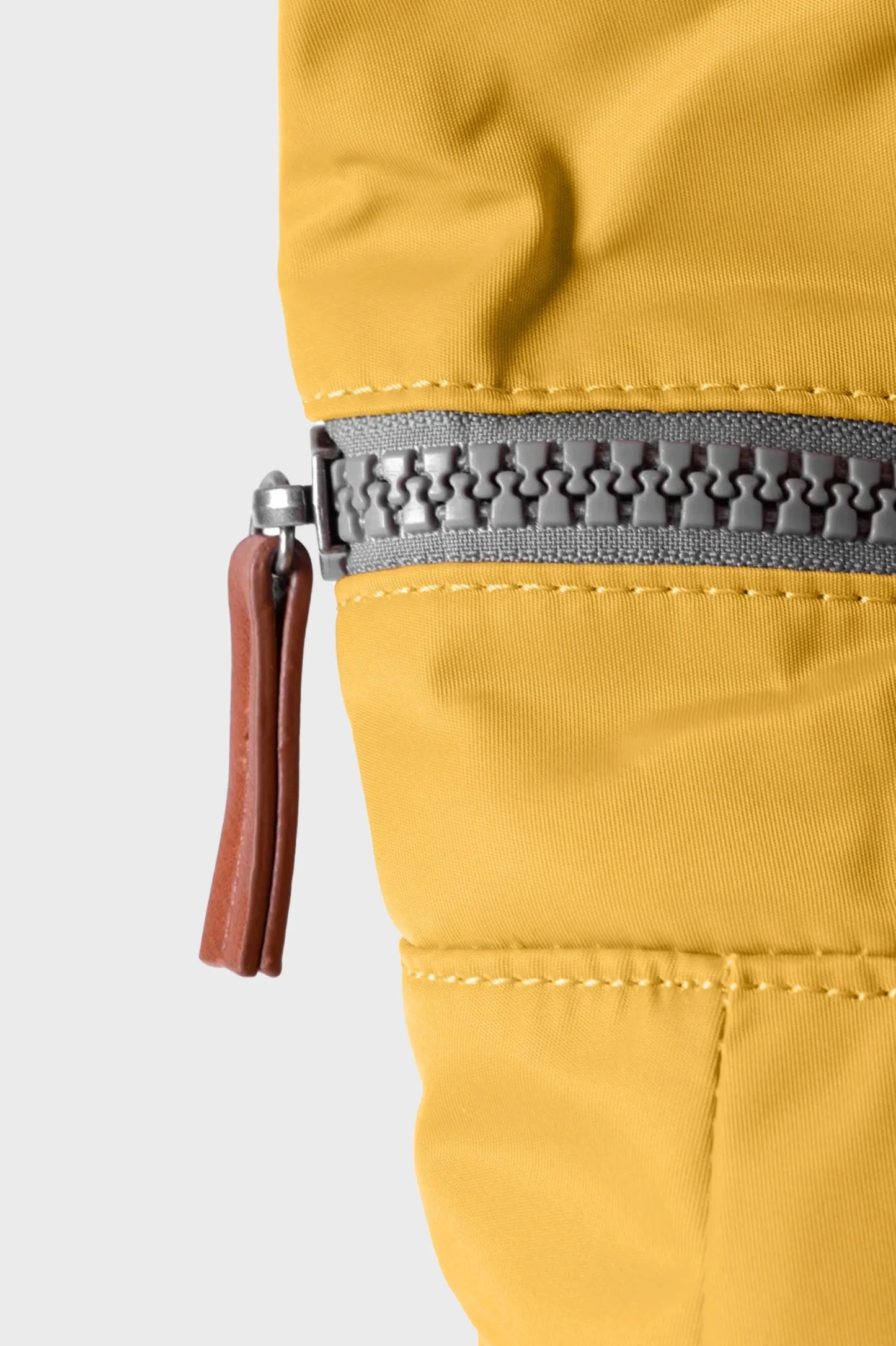 Roka London Mochila Canfield B Recycled Nylon Amarilla Small Who killed Bambi?