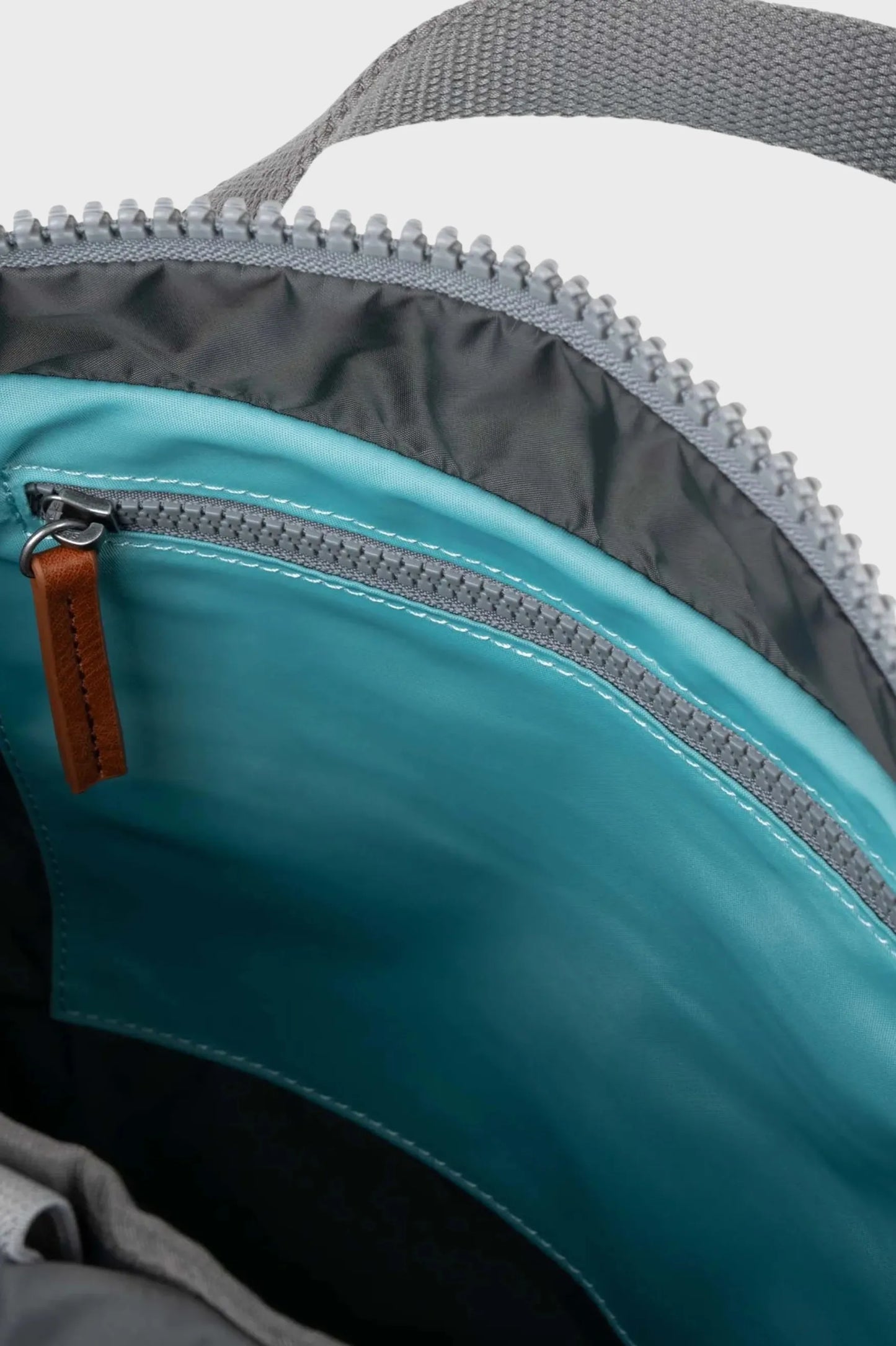 Roka London Mochila Canfield B Recycled Nylon Aquatic Awe Small Who killed Bambi?