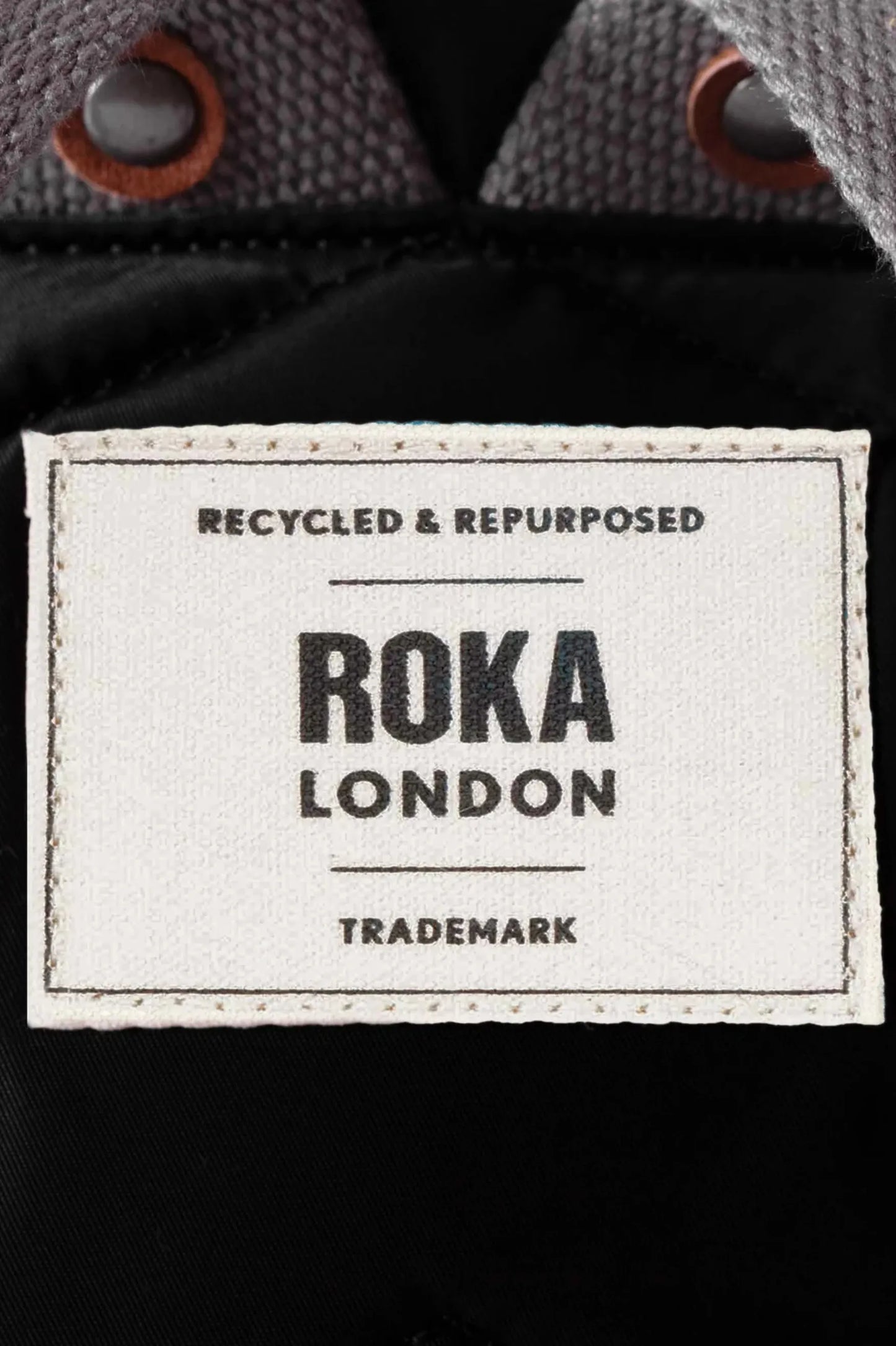 Roka London Mochila Canfield B Recycled Nylon Medium Negra Who killed Bambi?