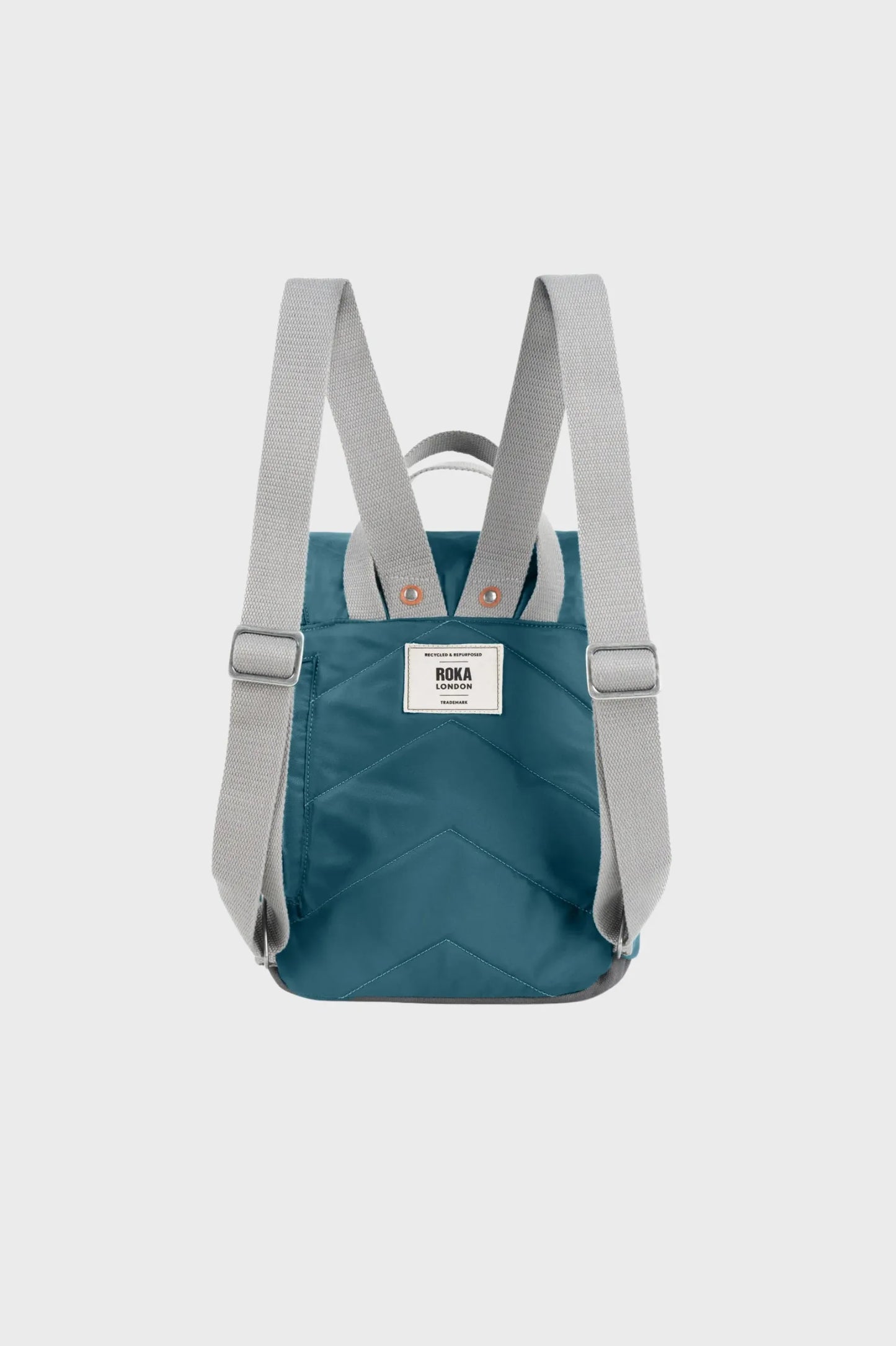 Roka London Mochila Canfield B Recycled Nylon Small Teal Who killed Bambi?