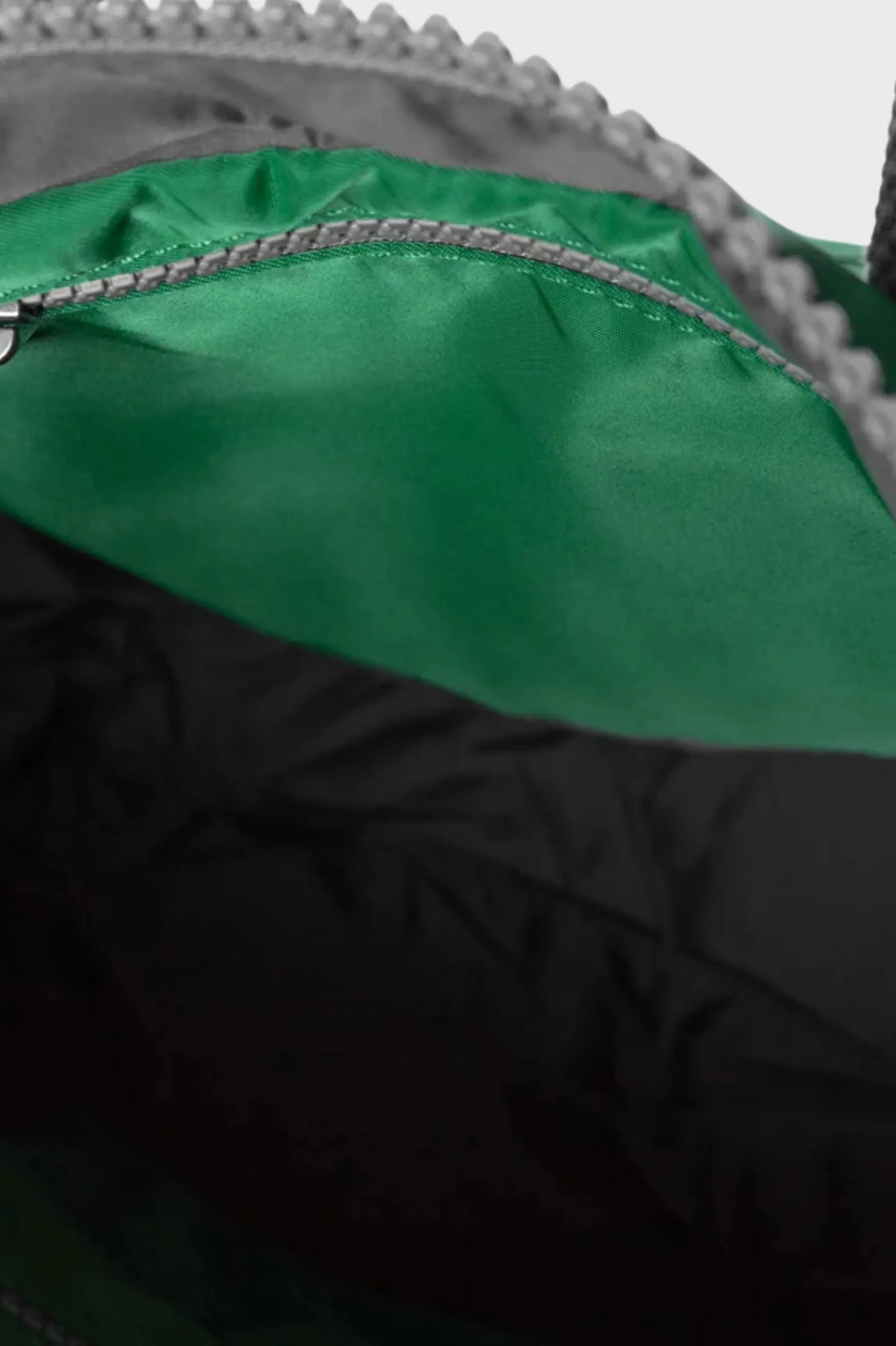 Roka London Mochila Canfield B Recycled Nylon Verde Small Who killed Bambi?
