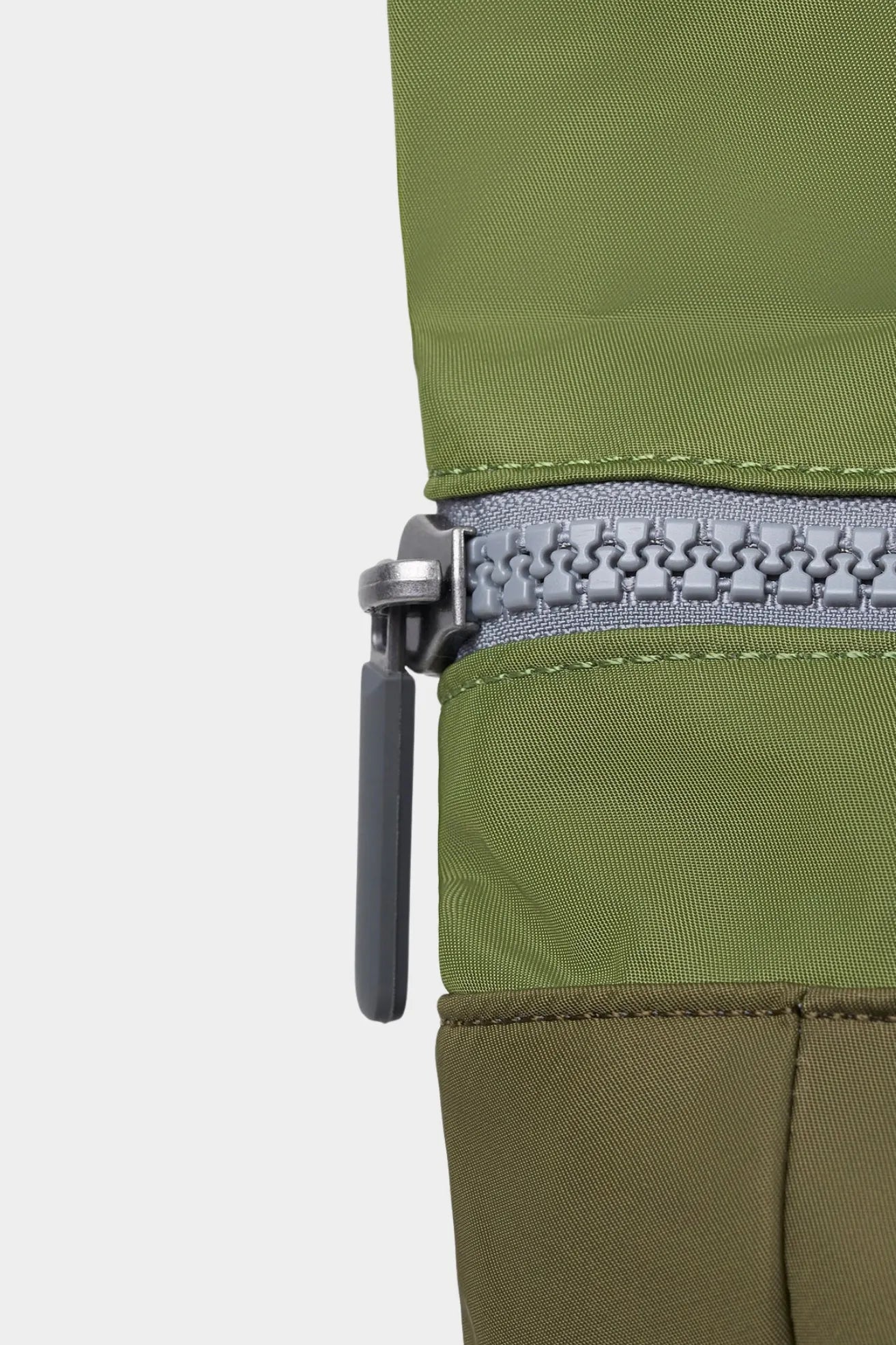 Roka London Mochila Canfield B Small Military Tonal Who killed Bambi?
