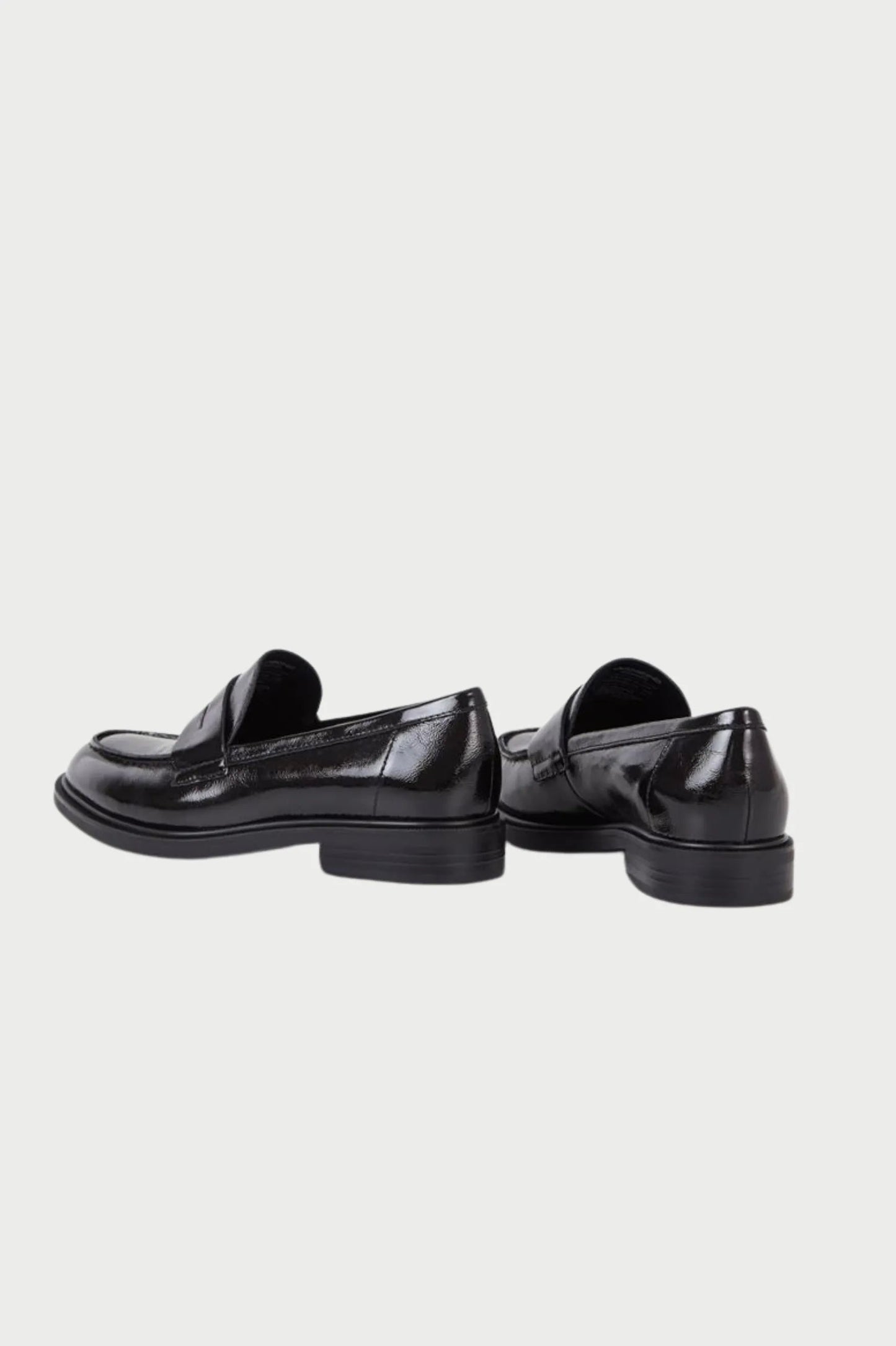 Vagabond Zapatos Mujer Mocasín Amina Charol Negro Who killed Bambi?