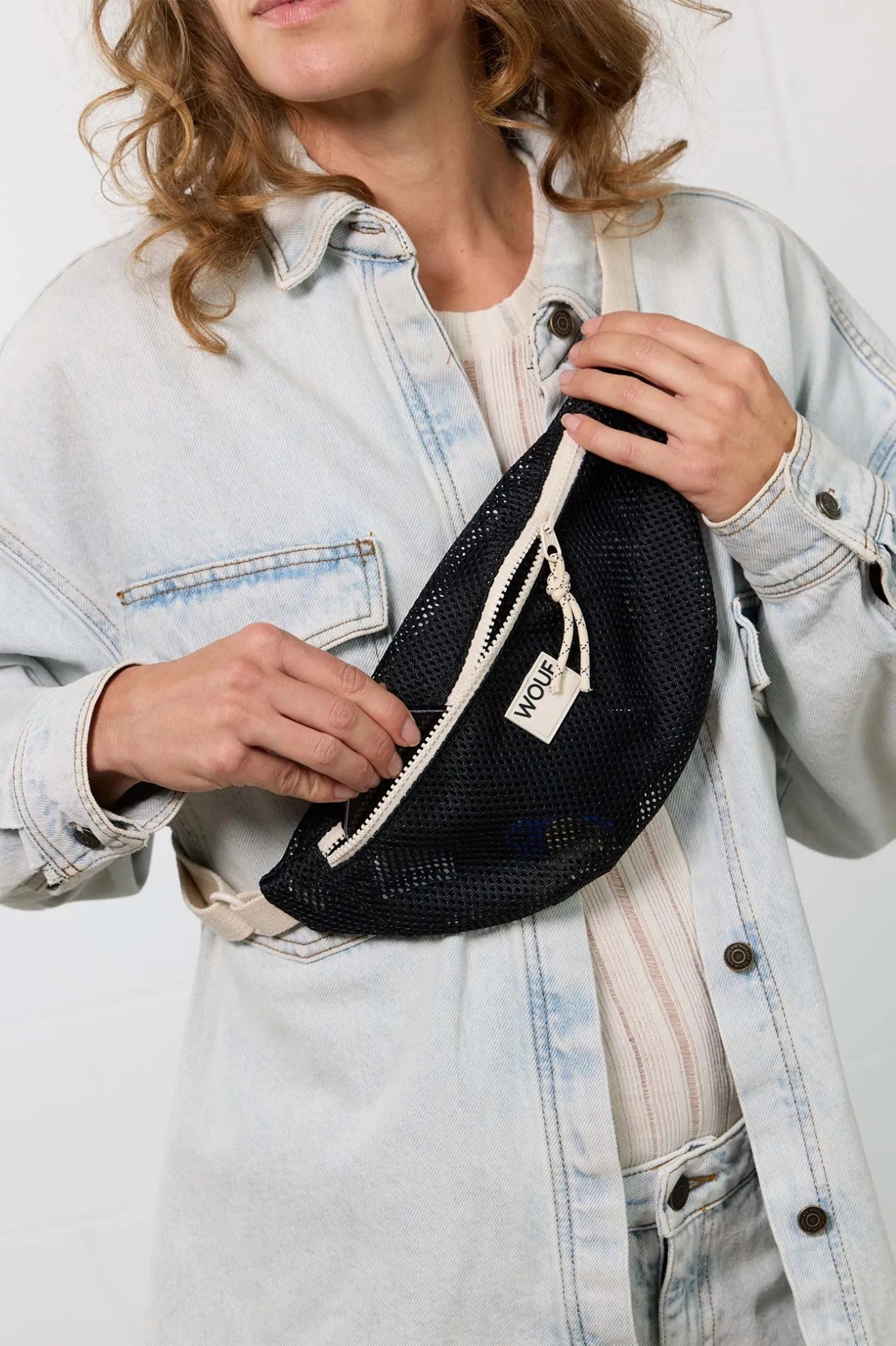 Wouf Riñonera Half Onyx Negra Who killed Bambi?