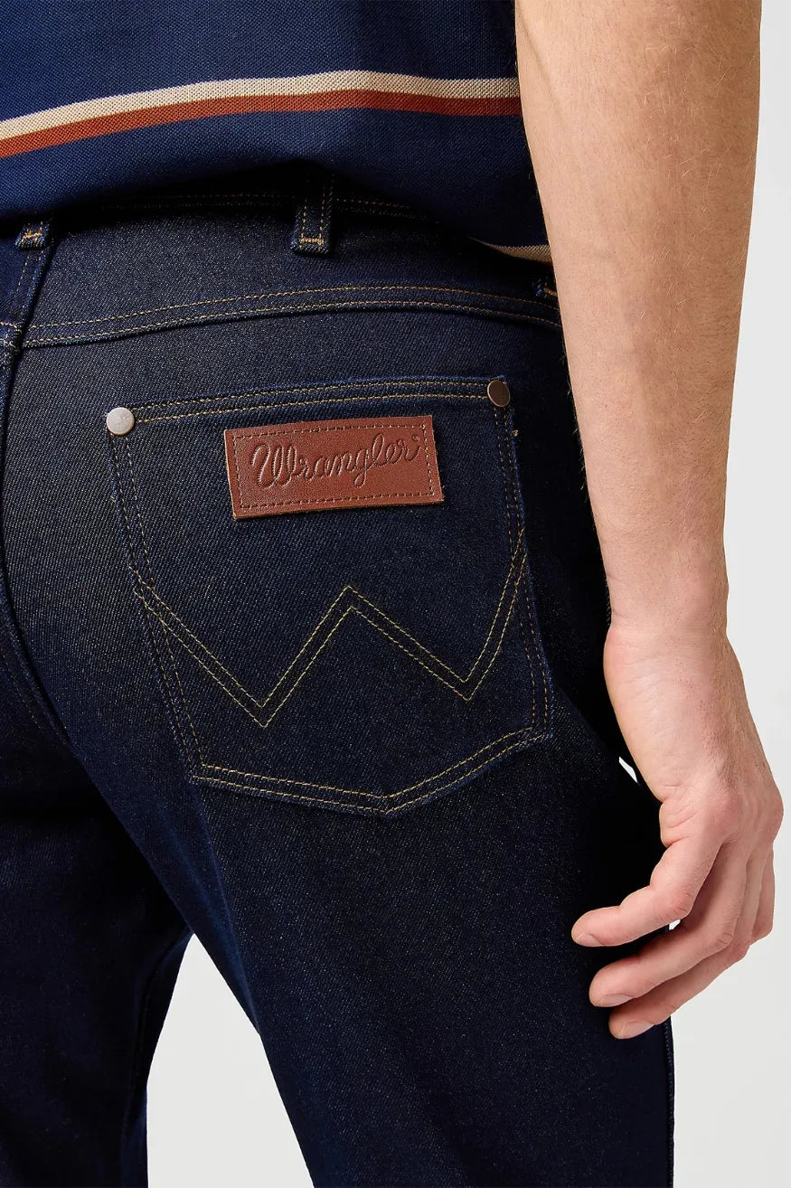 Wrangler Pantalón Vaquero Hombre Larston Azul Moonlight Who killed Bambi?