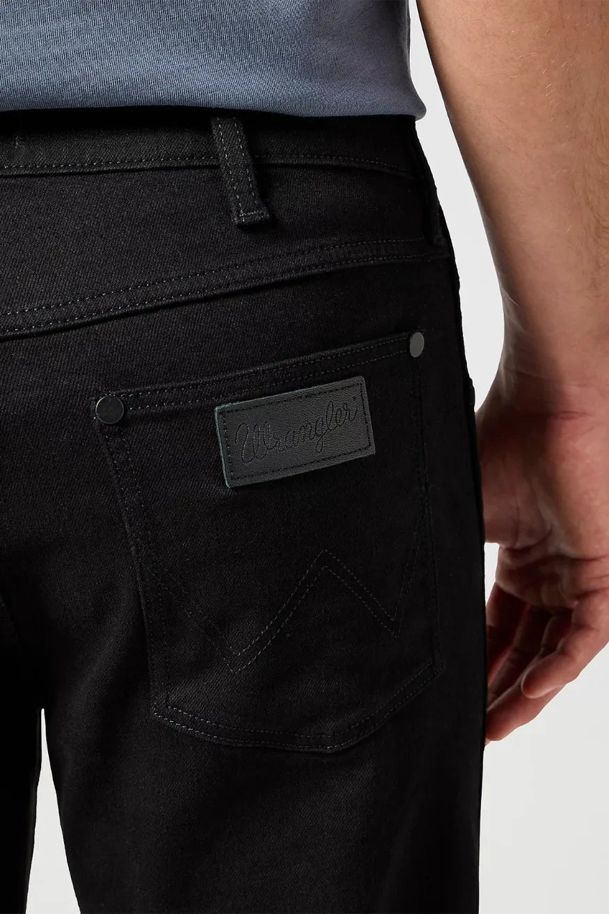 Wrangler Pantalón Vaquero Hombre Larston Negro Deep Ink Who killed Bambi?