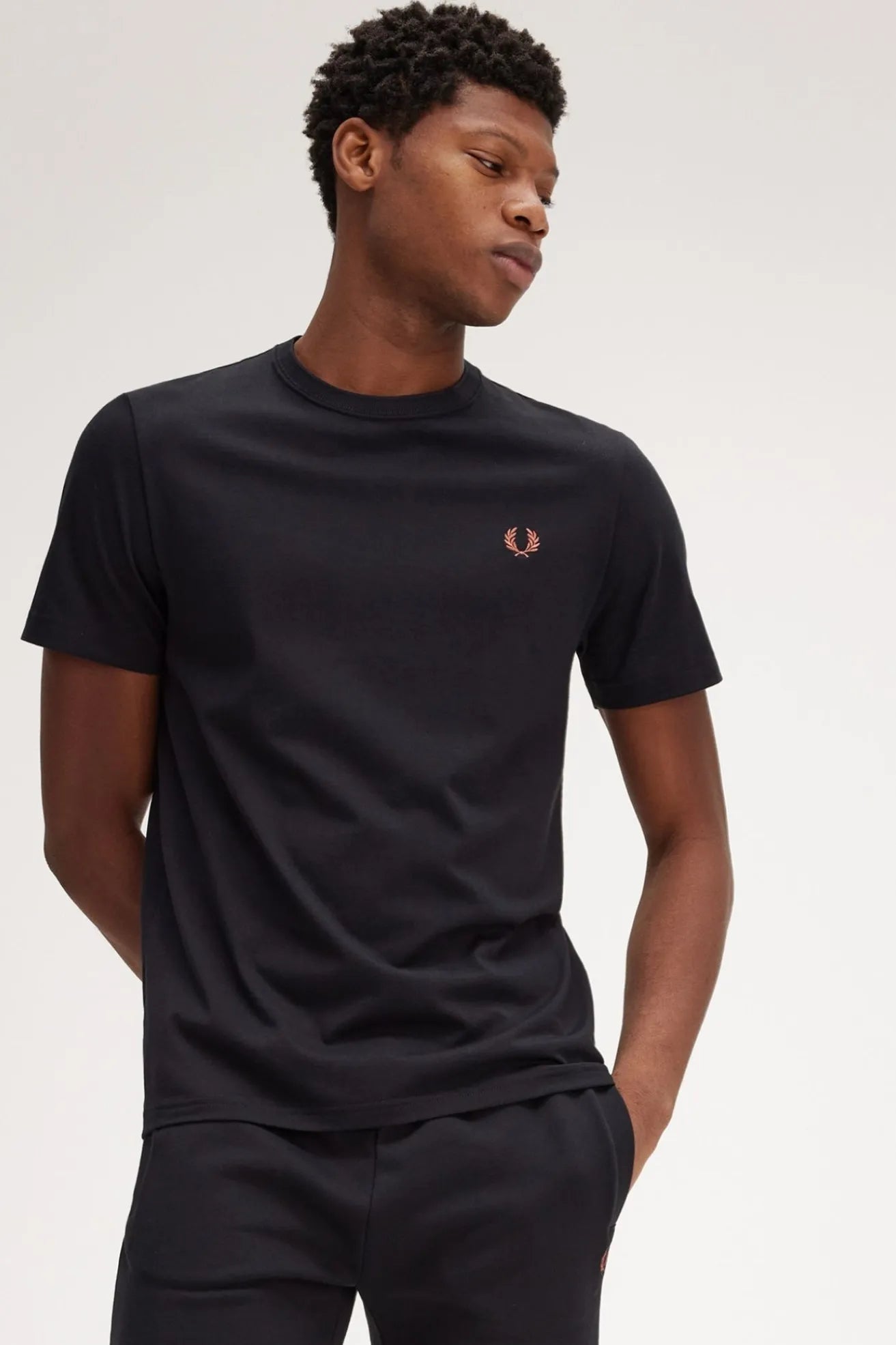 Fred Perry Camiseta Homber Negro / Whisky