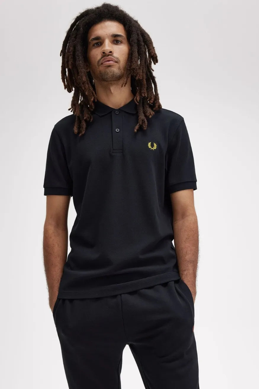 Fred Perry Polo Hombre M6000 Azul Logo Amarillo