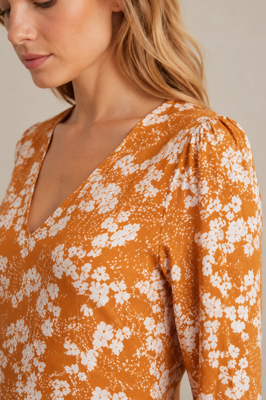 BYFEMME Vestido Tomasina Ocre Who killed Bambi?