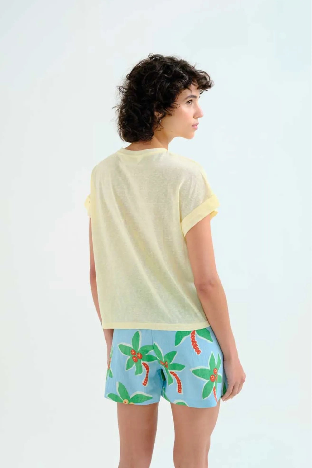 Compañia Fantastica Camiseta Mujer Básica Amarilla Who killed Bambi?
