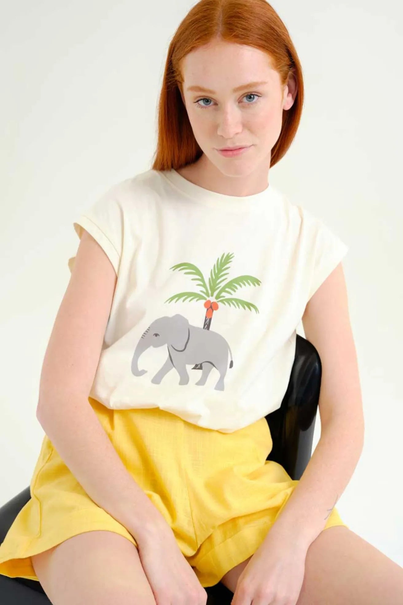 Compañia Fantastica Shorts Mujer Amarillos Who killed Bambi?