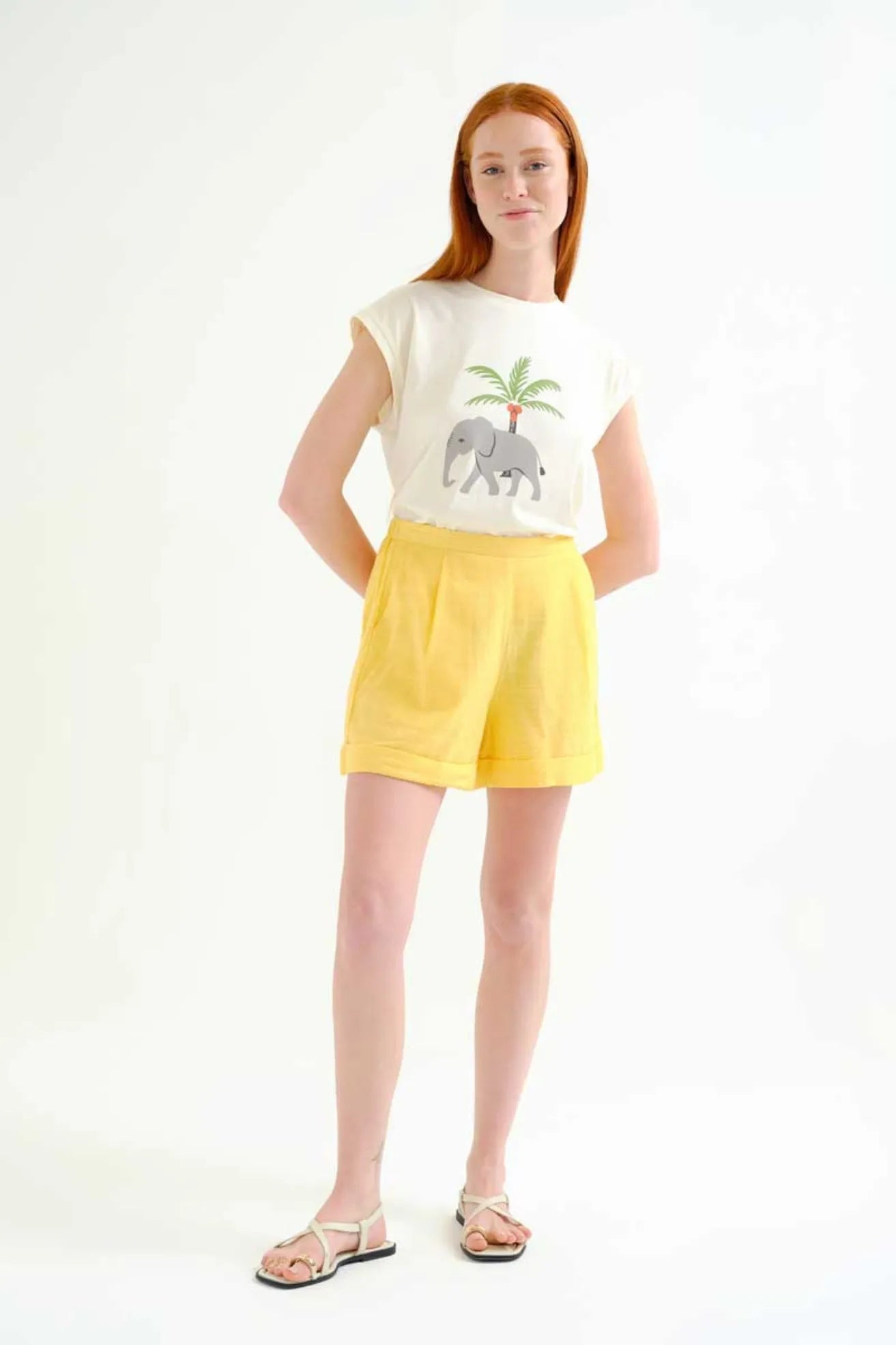Compañia Fantastica Shorts Mujer Amarillos Who killed Bambi?