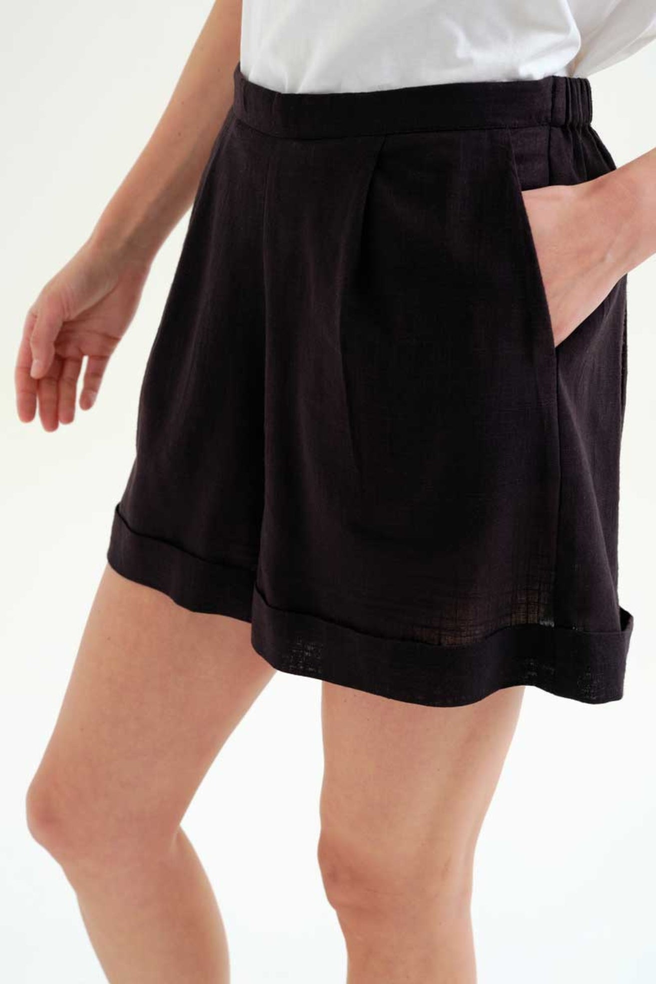 Compañia Fantastica Shorts Mujer Negros Who killed Bambi?