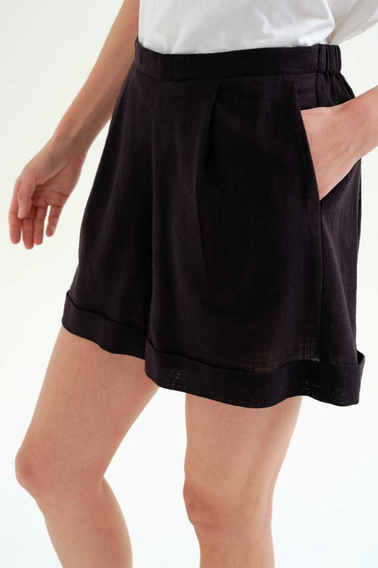 Compañia Fantastica Shorts Mujer Negros Who killed Bambi?