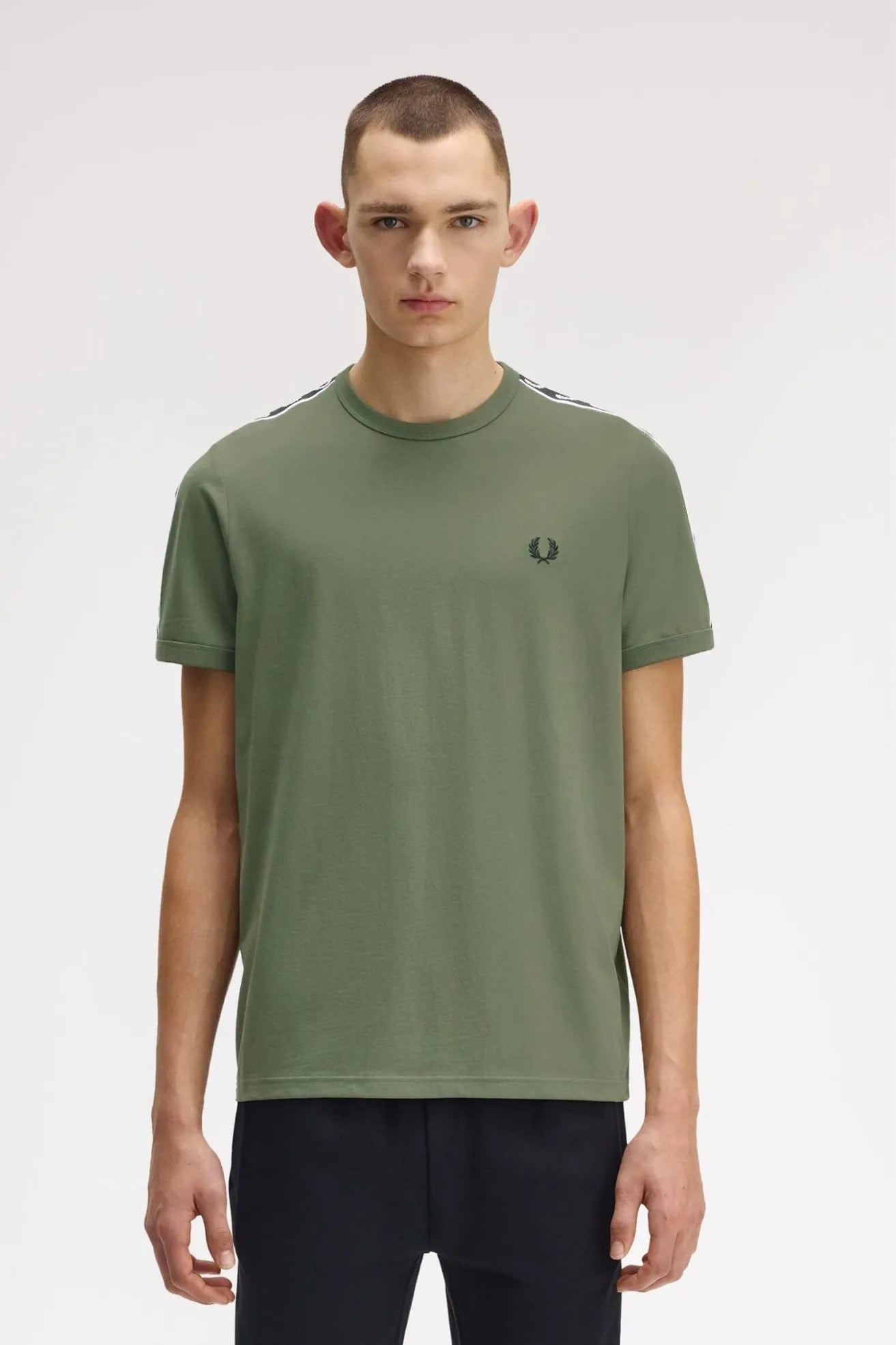 Fred Perry Camiseta Hombre Banda Verde Who killed Bambi?