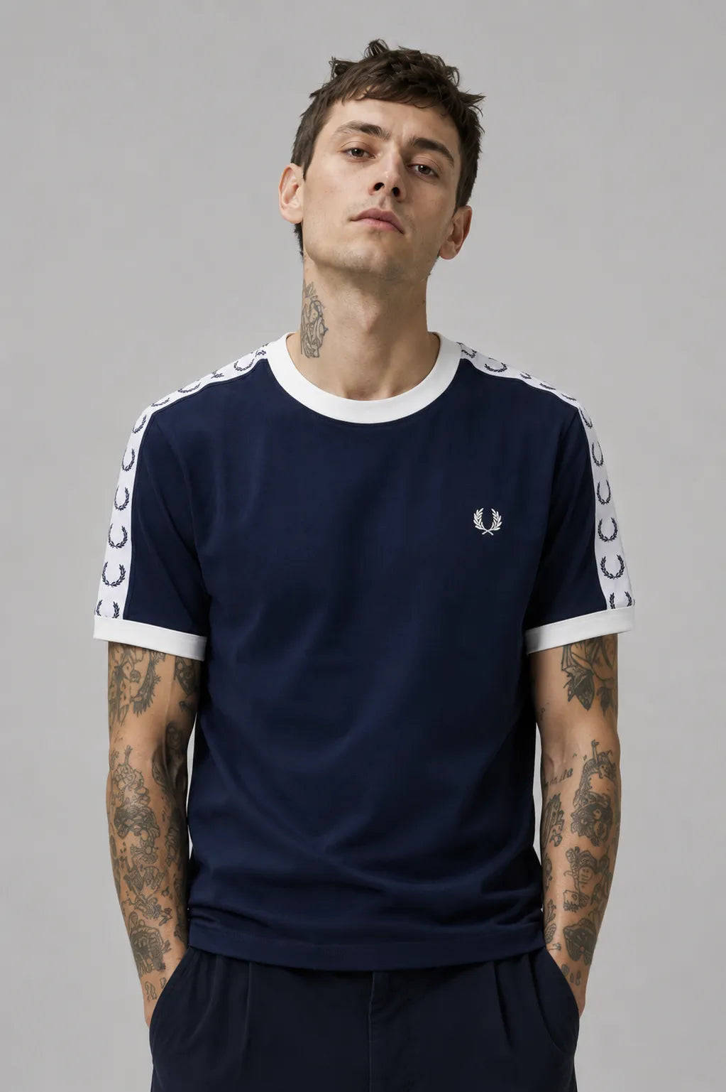 Fred Perry Camiseta Hombre Cinta Azul Who killed Bambi?