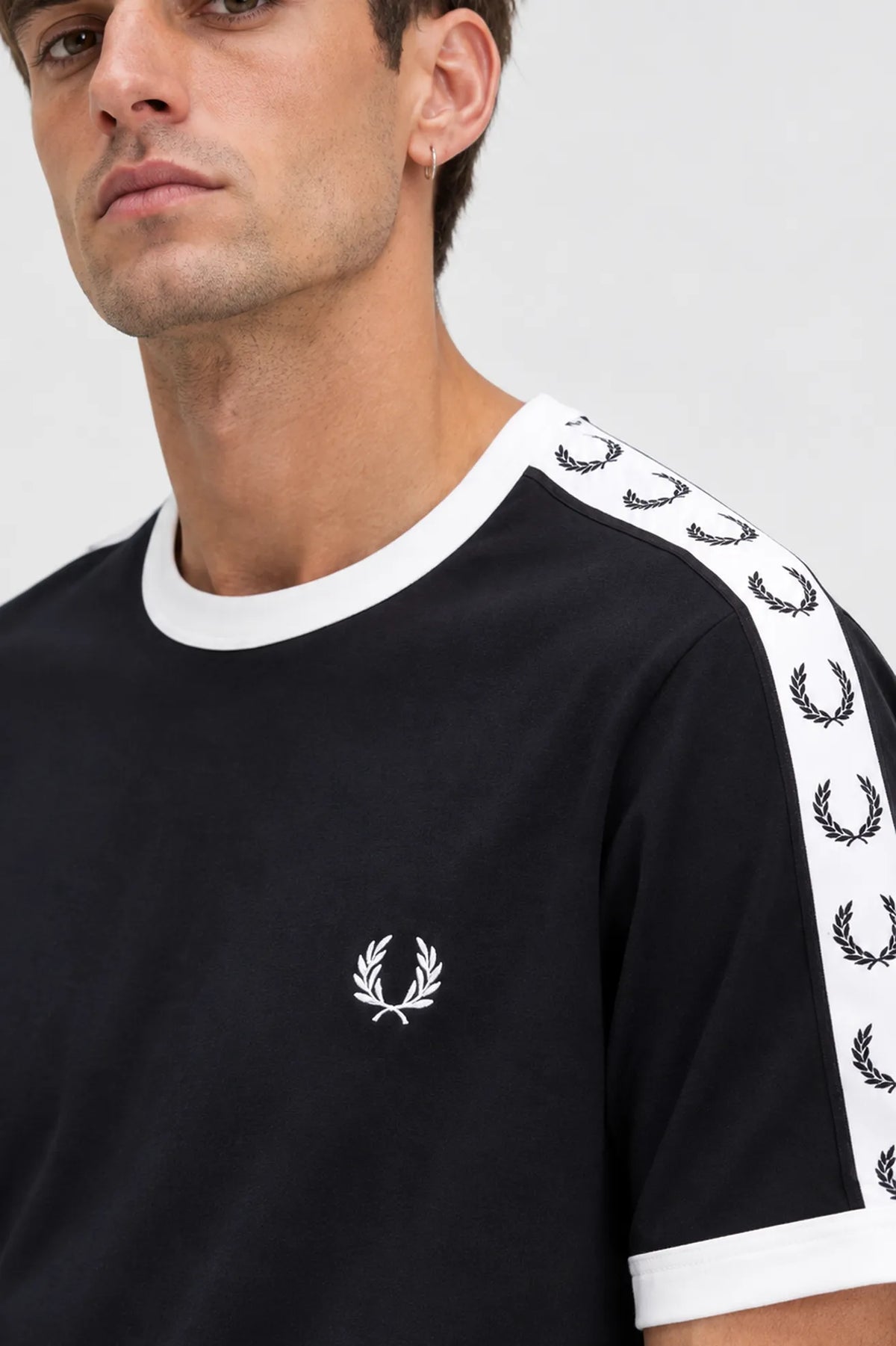 Fred Perry Camiseta Hombre Cinta Negra Who killed Bambi?