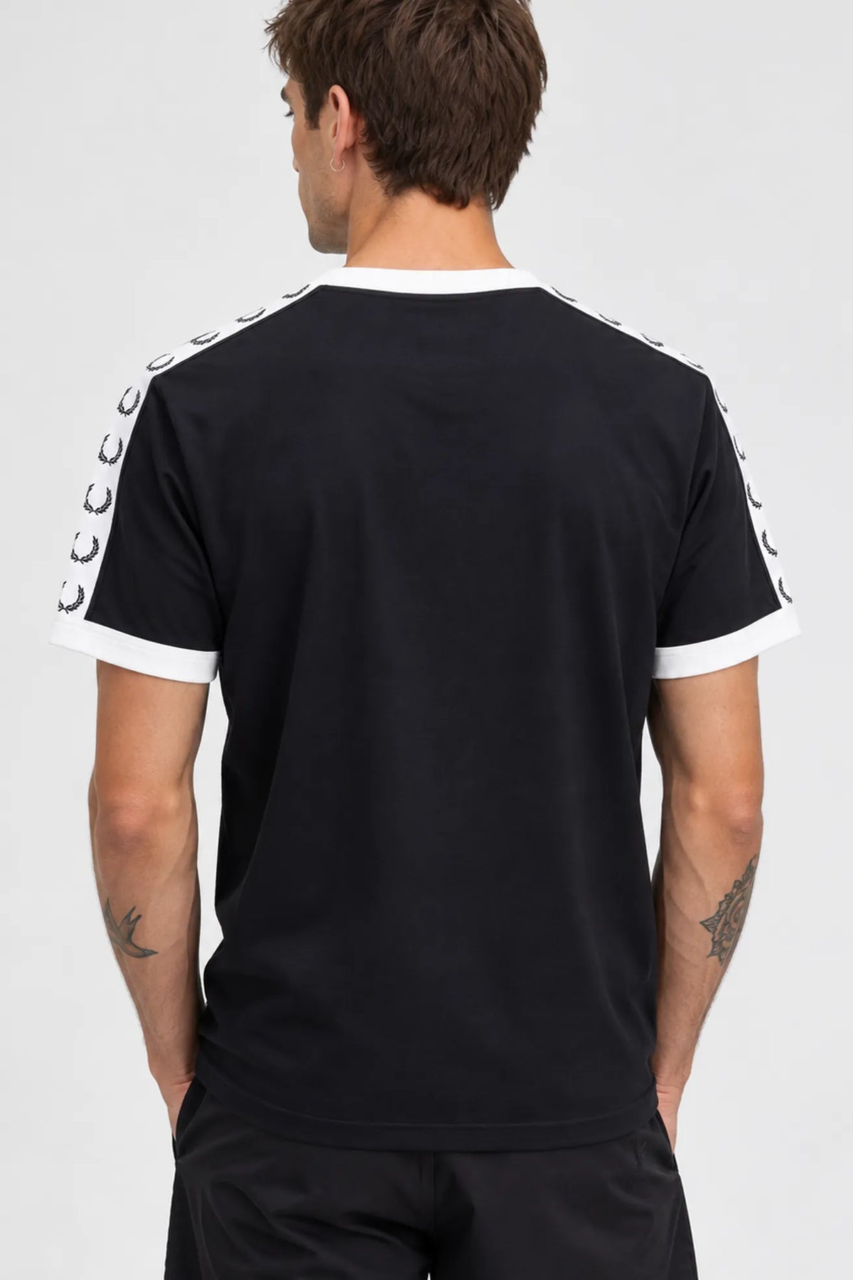 Fred Perry Camiseta Hombre Cinta Negra Who killed Bambi?