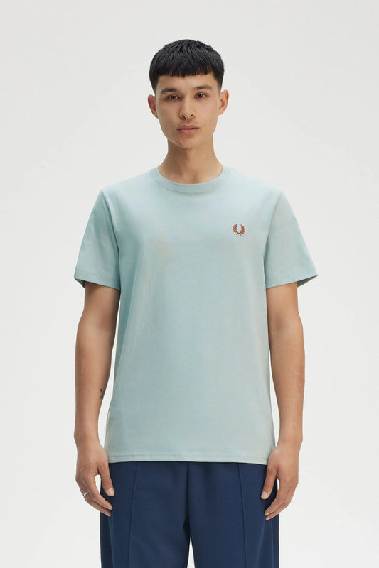 Fred Perry Camiseta Hombre M1600 Azul Claro Who killed Bambi?
