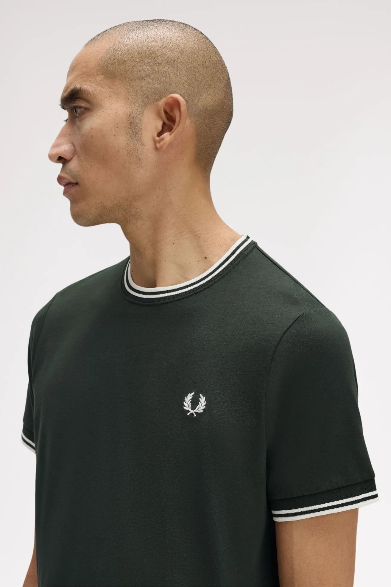 Fred Perry Camiseta Hombre Ribetes Verde T50 Who killed Bambi?