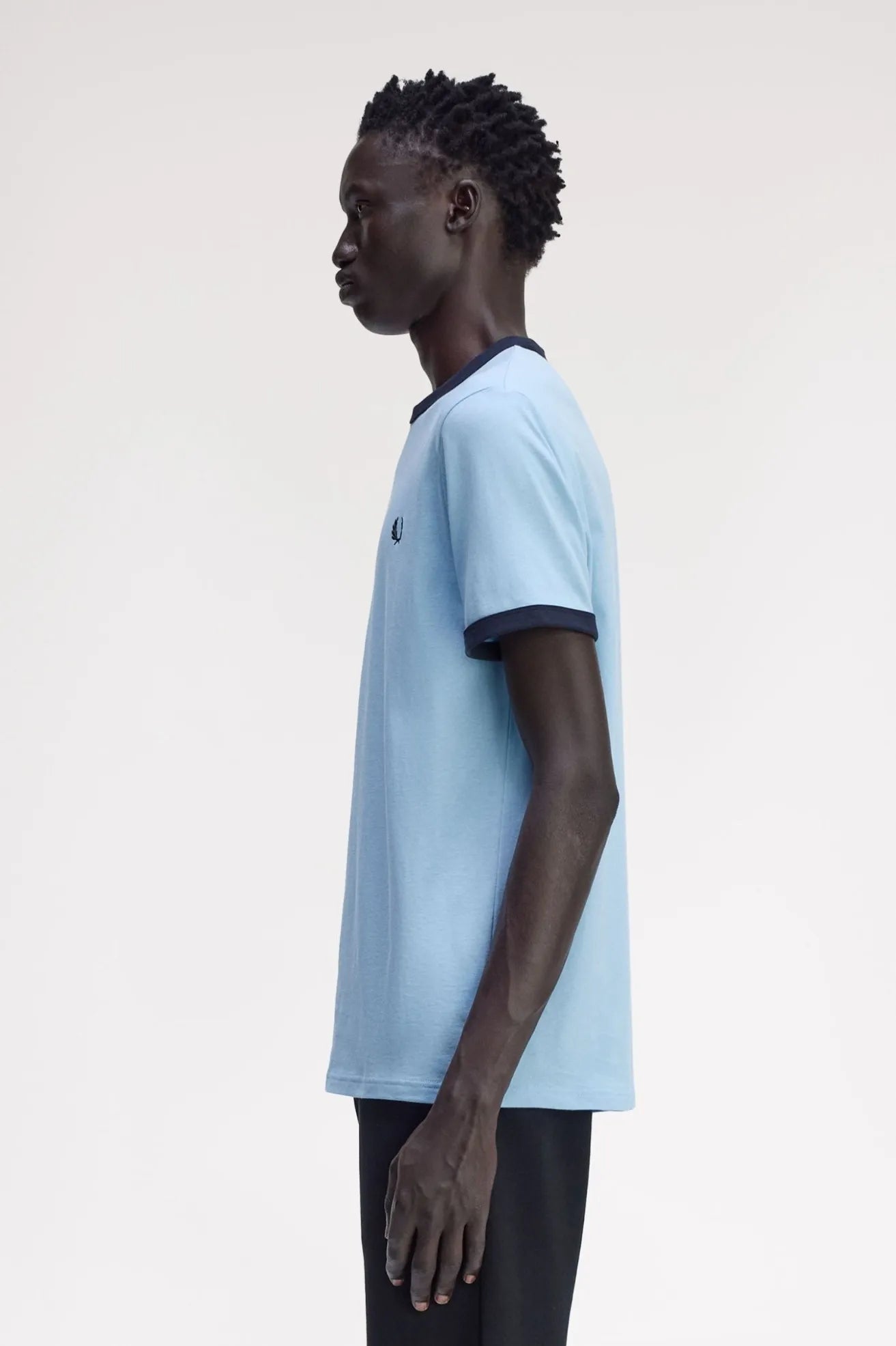 Fred Perry Camiseta Hombre Ringer Azul Who killed Bambi?