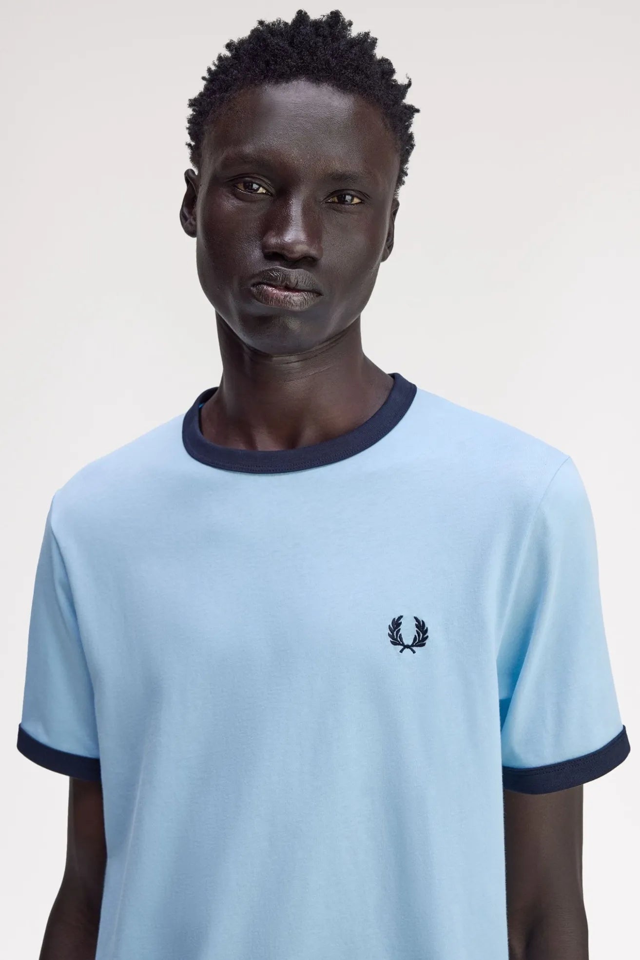 Fred Perry Camiseta Hombre Ringer Azul Who killed Bambi?