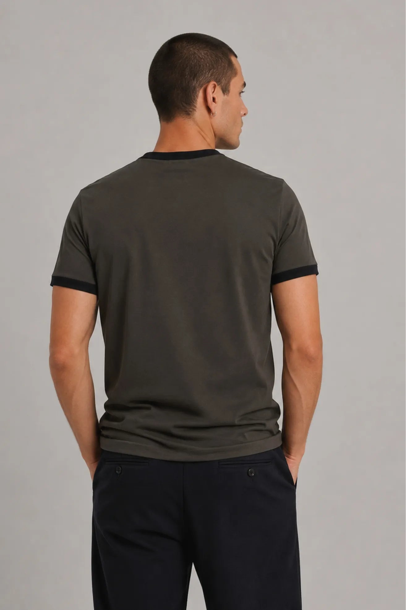 Fred Perry Camiseta Hombre Ringer M3519 Gris Who killed Bambi?