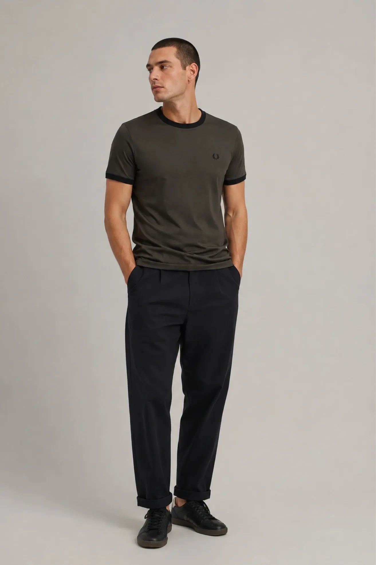 Fred Perry Camiseta Hombre Ringer M3519 Gris Who killed Bambi?