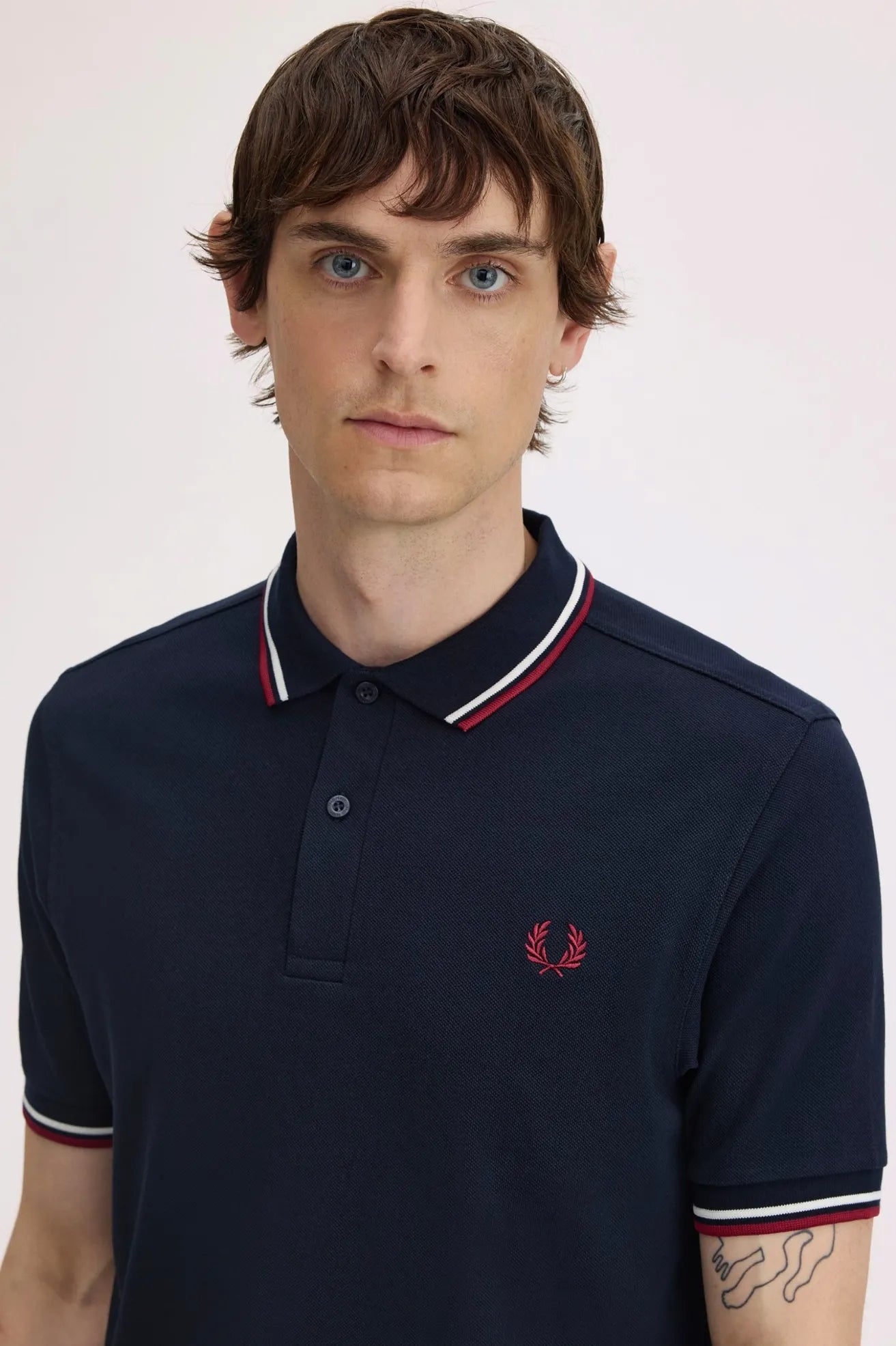 Fred Perry Polo Hombre M3600 Azul T55 Who killed Bambi?