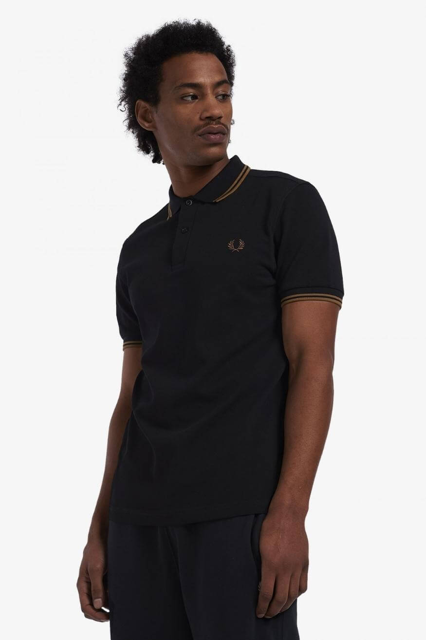 Fred Perry Polo Hombre M3600 Negro / Marrón Who Killed Bambi?