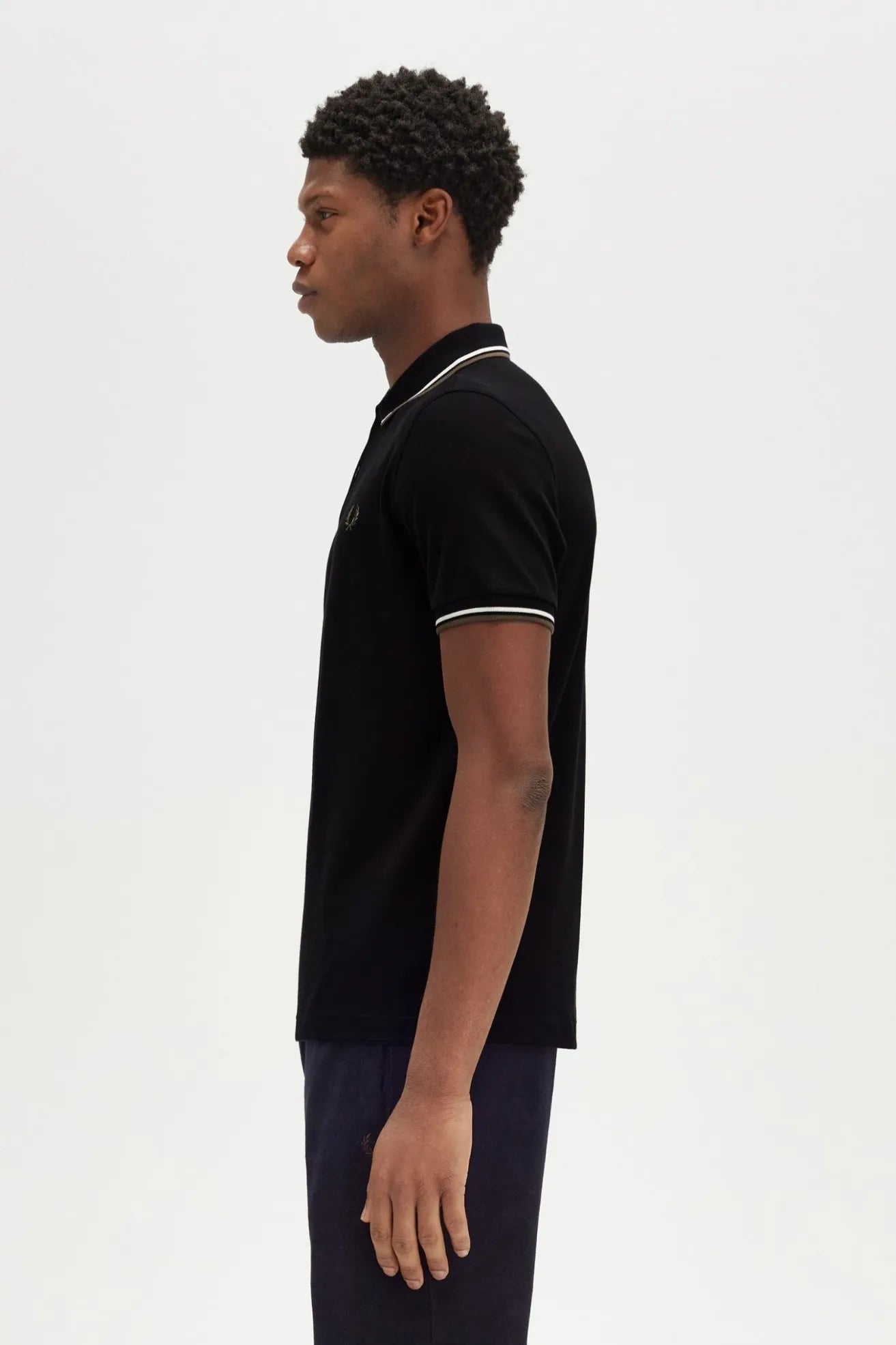 Fred Perry Polo Hombre M3600 Negro W54 Who killed Bambi?