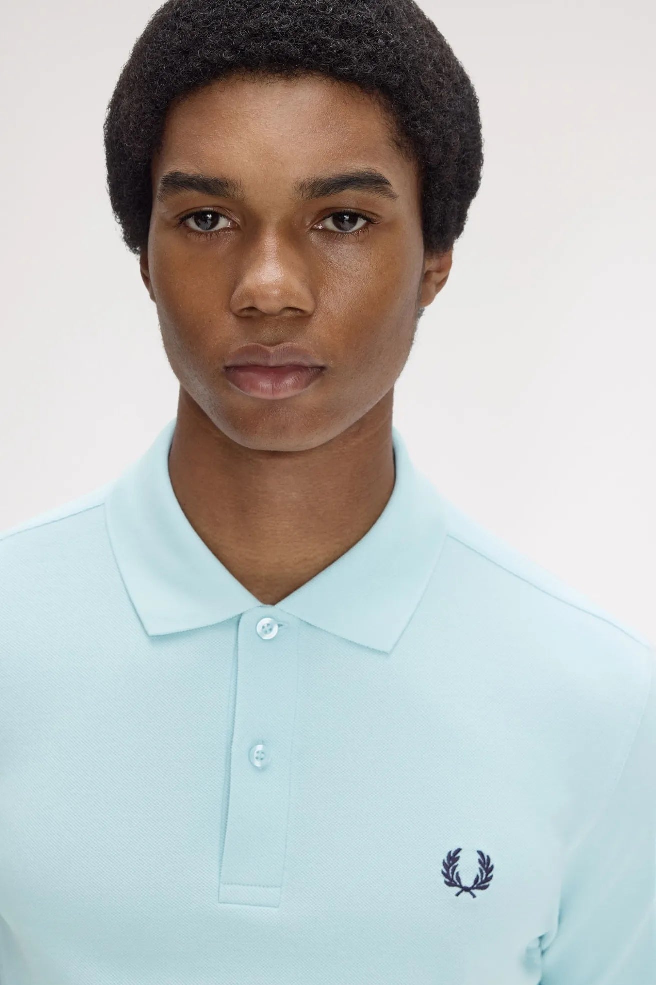 Fred Perry Polo Hombre M6000 Azul 97A Who killed Bambi?