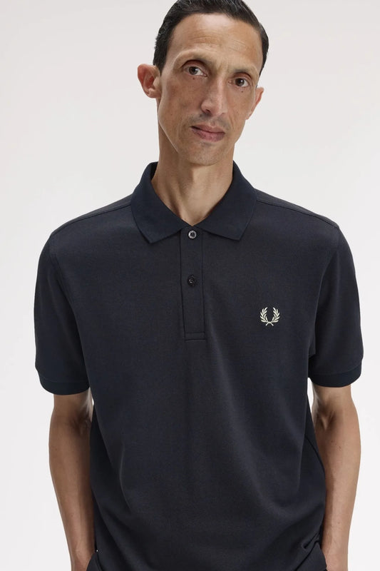 Fred Perry Polo Hombre M6000 Azul T73 Who killed Bambi?