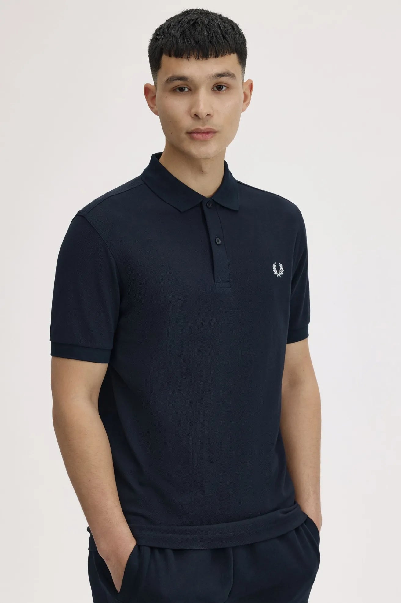 Fred Perry Polo Hombre M6000 Azul Who killed Bambi?