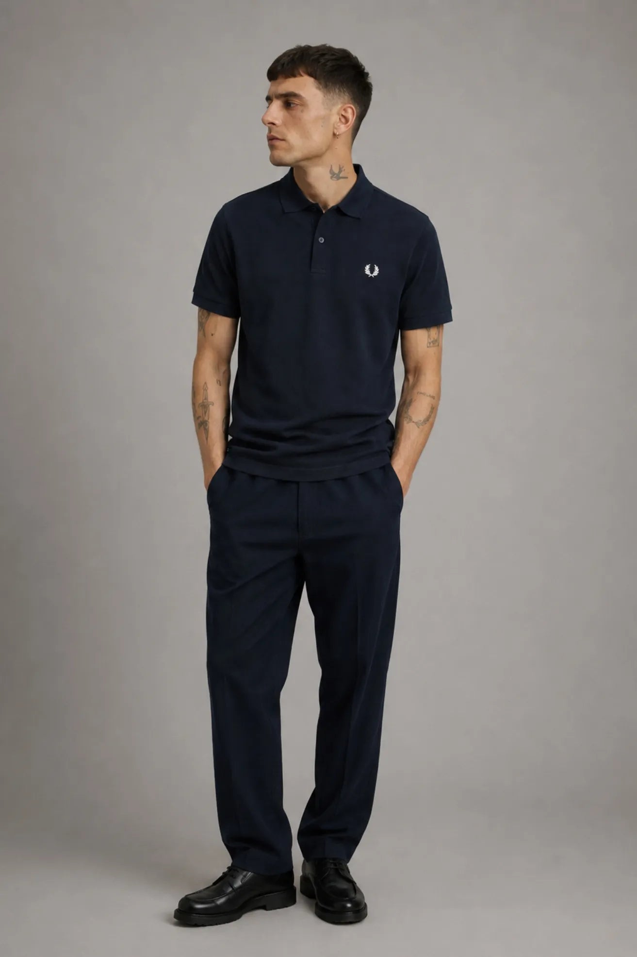 Fred Perry Polo Hombre M6000 Azul Who killed Bambi?