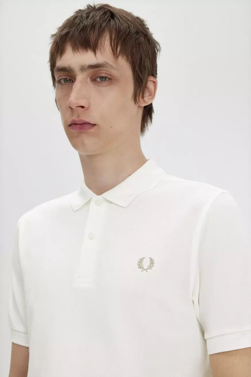 Fred Perry Polo Hombre M6000 Blanco Nieve / Gris Piedra Cálido Who Killed Bambi?